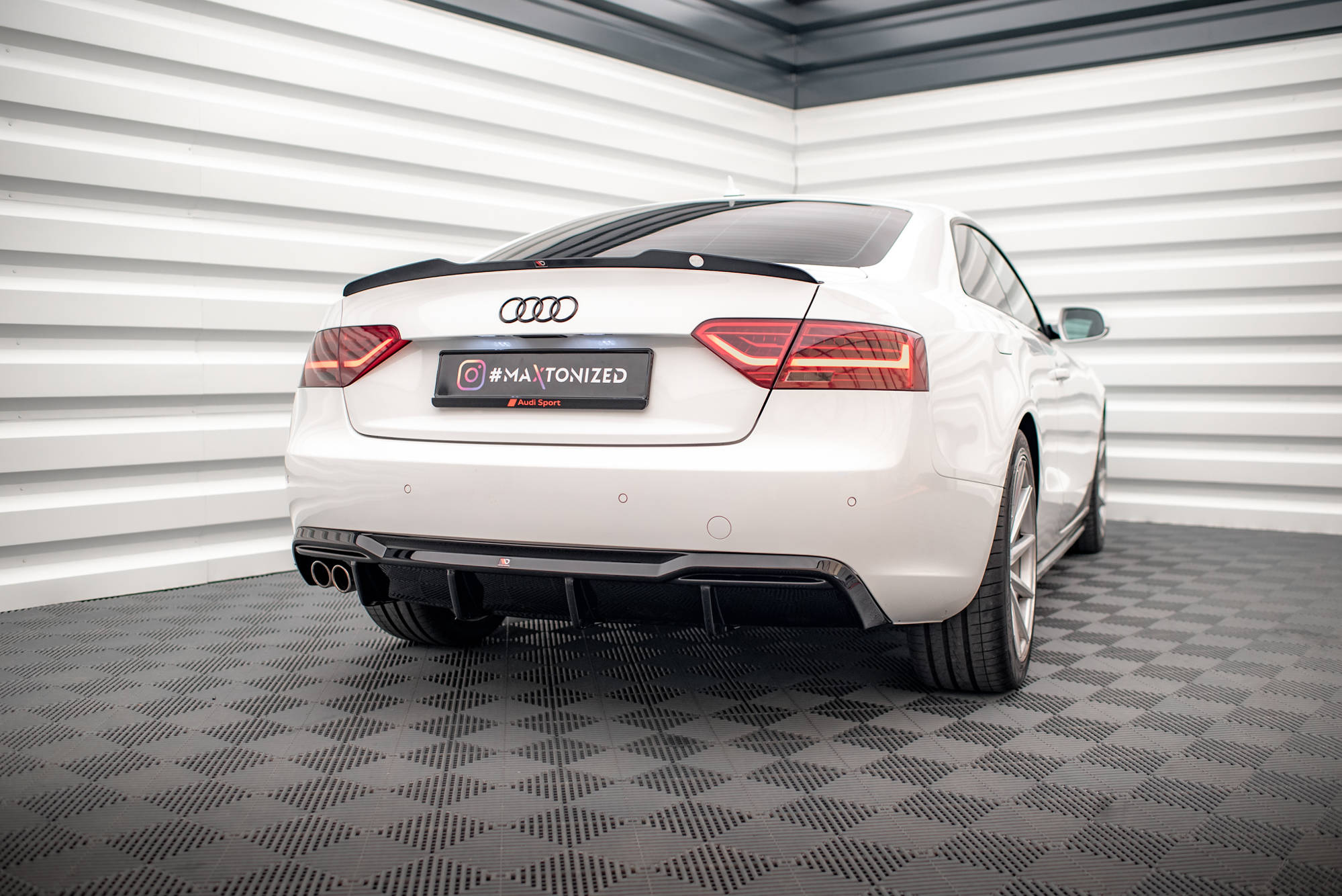 pol_po_Rear-Valance-Audi-A5-Coupe-8T-Facelift-Version-with-dual-exhausts-on-one-side-18225_3 pol_po_Rear-Valance-Audi-A5-Coupe-8T-Facelift-Version-with-dual-exhausts-on-one-side-18225_3