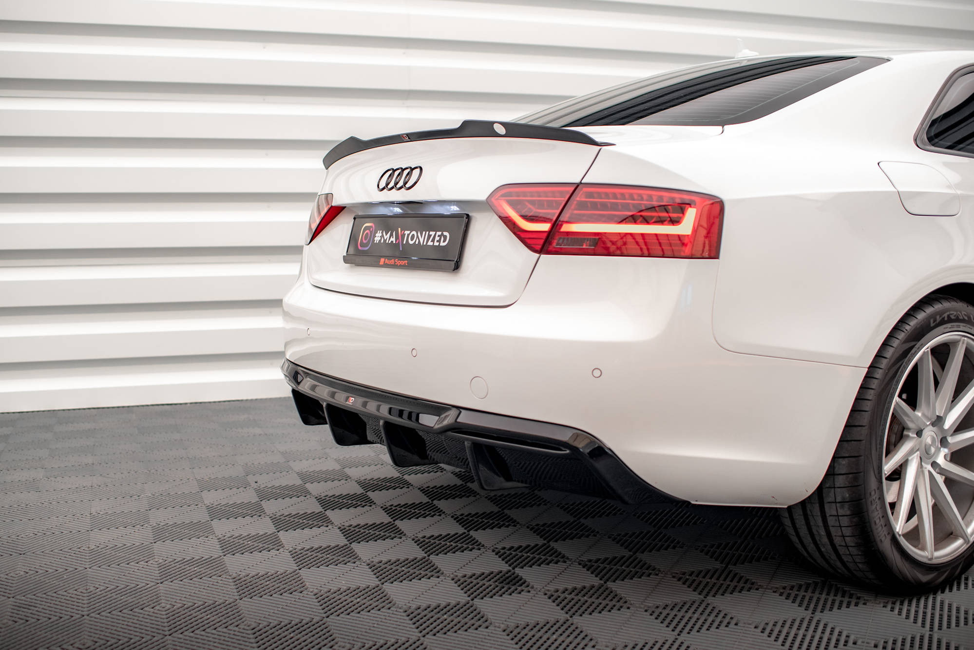 pol_po_Rear-Valance-Audi-A5-Coupe-8T-Facelift-Version-with-dual-exhausts-on-one-side-18225_5 pol_po_Rear-Valance-Audi-A5-Coupe-8T-Facelift-Version-with-dual-exhausts-on-one-side-18225_5