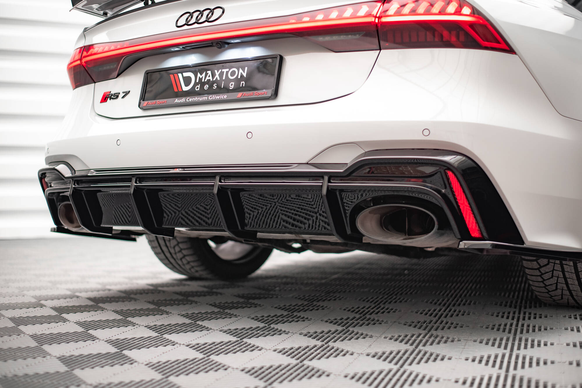 pol_po_Rear-Valance-Audi-RS7-C8-Version-with-towbar-21751_6 pol_po_Rear-Valance-Audi-RS7-C8-Version-with-towbar-21751_6