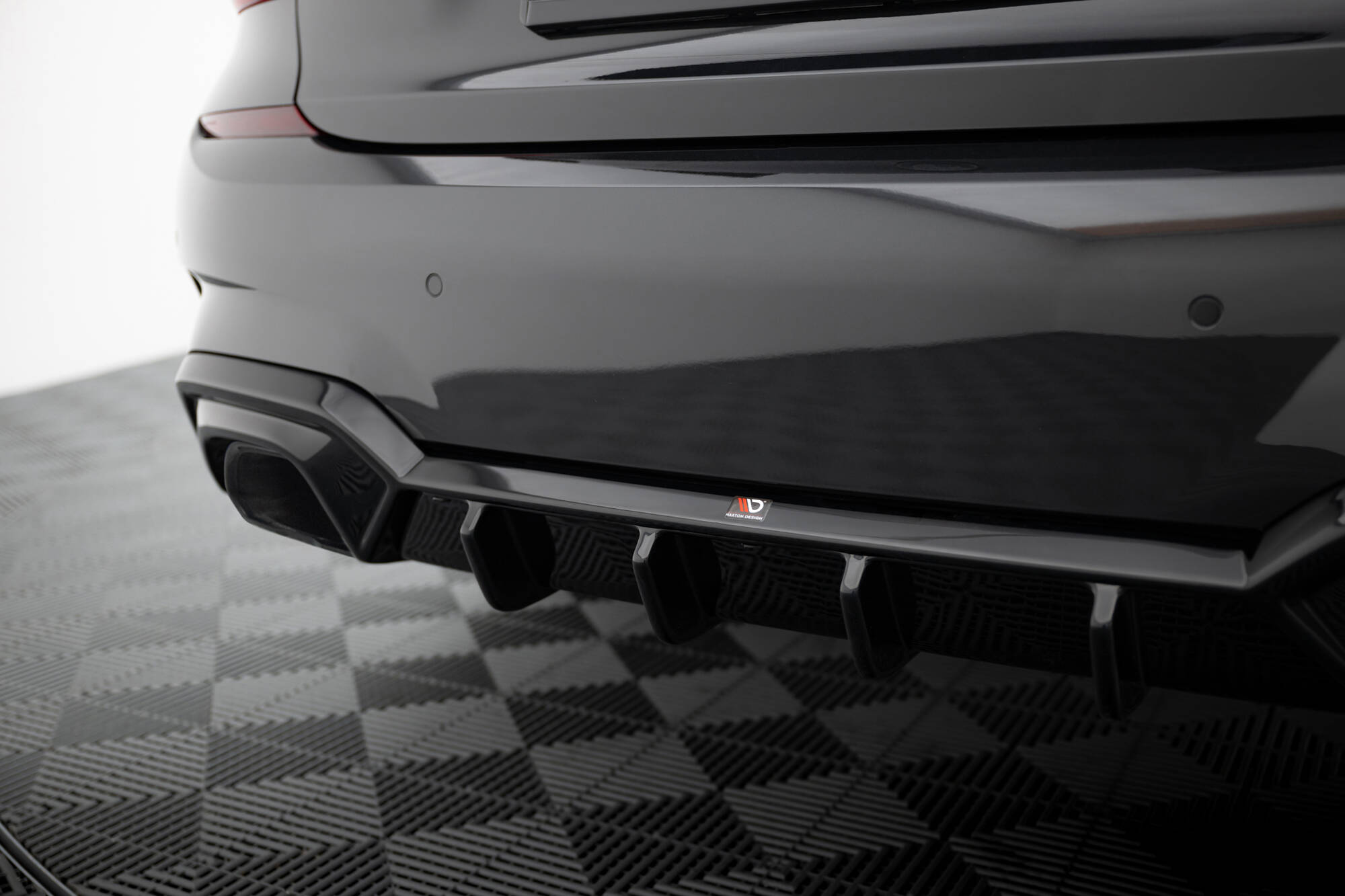 pol_po_Rear-Valance-BMW-M340i-G20-G21-Fits-car-with-towbar-21121_4 pol_po_Rear-Valance-BMW-M340i-G20-G21-Fits-car-with-towbar-21121_4