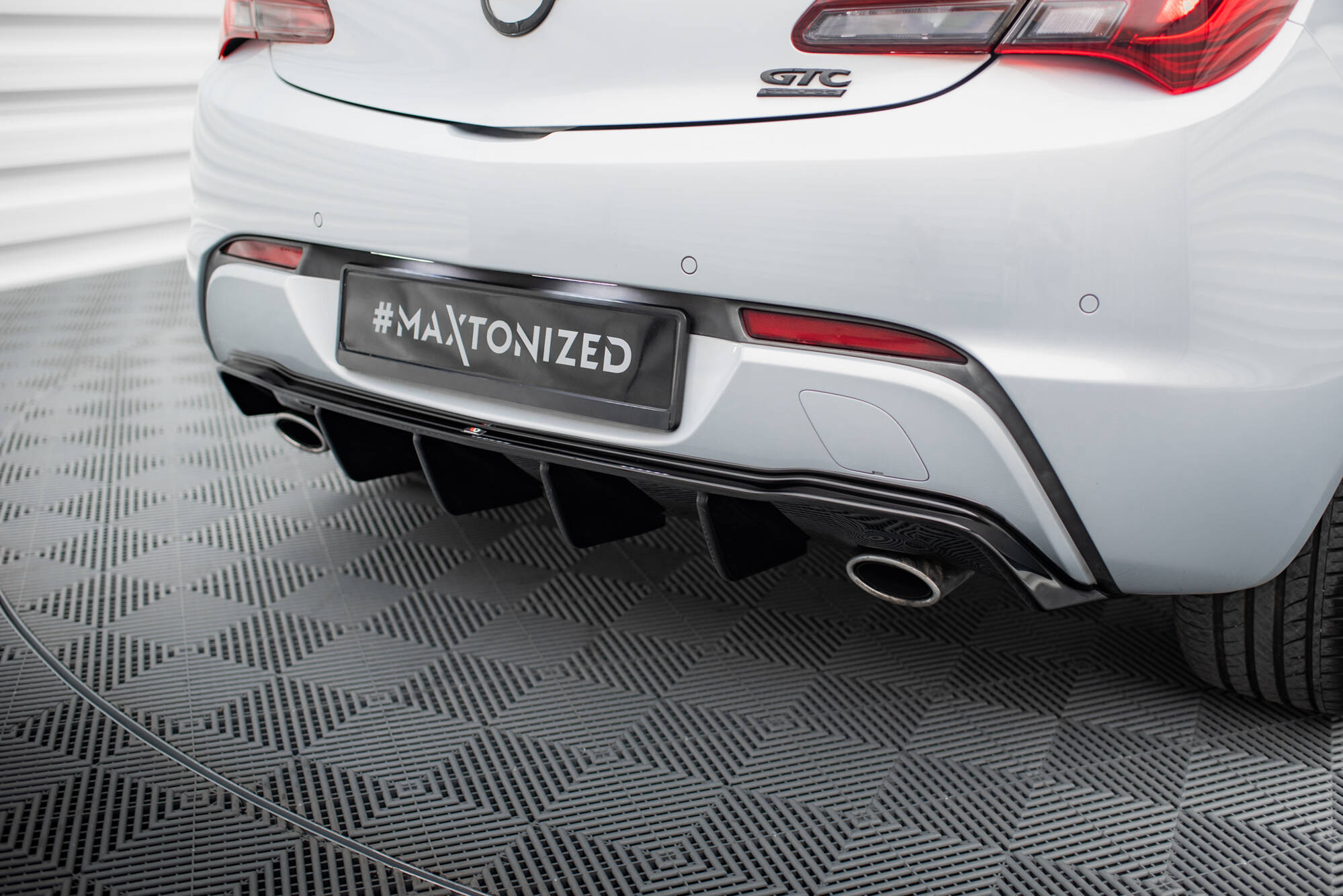 pol_po_Rear-Valance-Opel-Astra-GTC-OPC-Line-J-Version-with-single-exhausts-on-both-sides-20908_4 pol_po_Rear-Valance-Opel-Astra-GTC-OPC-Line-J-Version-with-single-exhausts-on-both-sides-20908_4