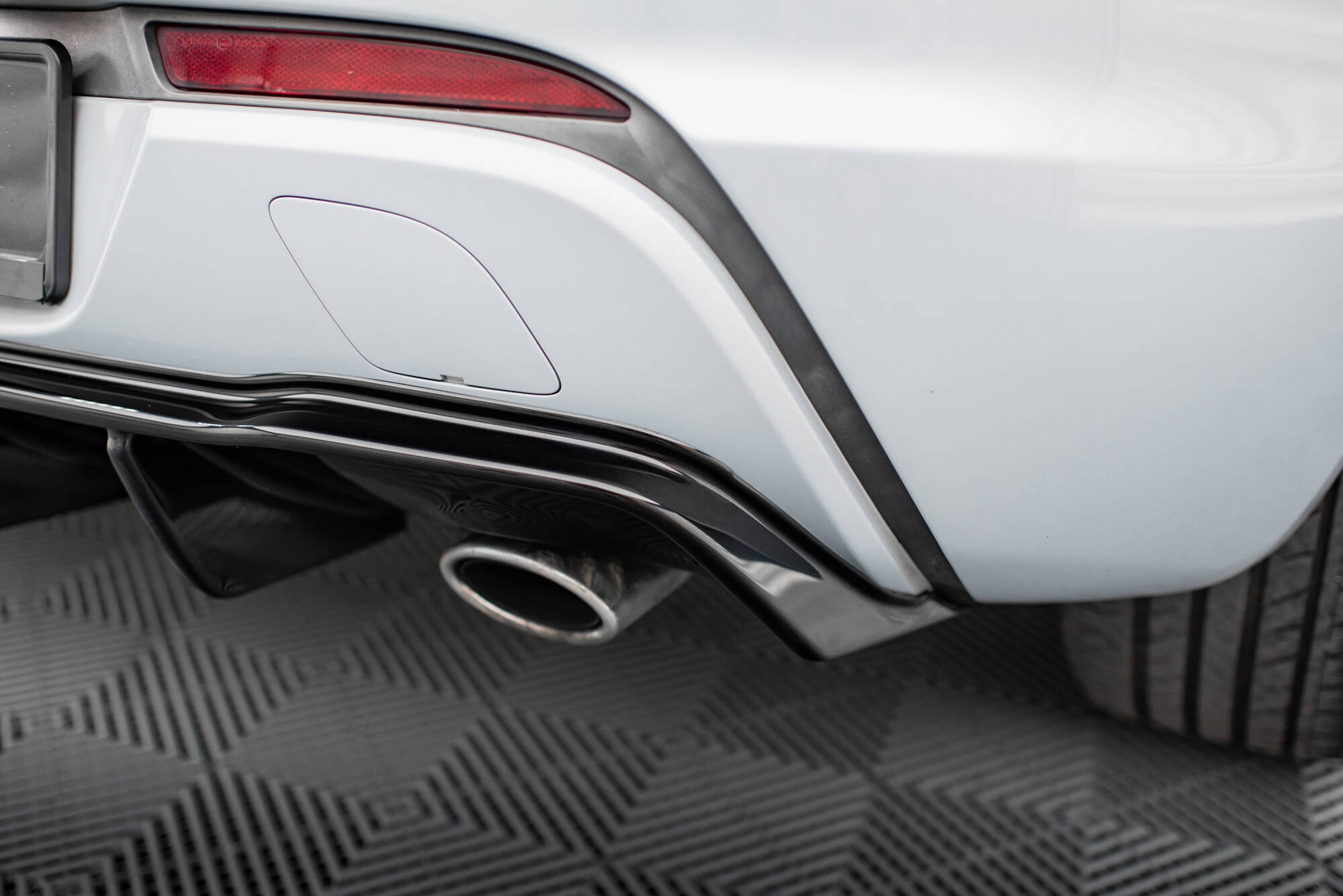 pol_po_Rear-Valance-Opel-Astra-GTC-OPC-Line-J-Version-with-single-exhausts-on-both-sides-20908_6 pol_po_Rear-Valance-Opel-Astra-GTC-OPC-Line-J-Version-with-single-exhausts-on-both-sides-20908_6