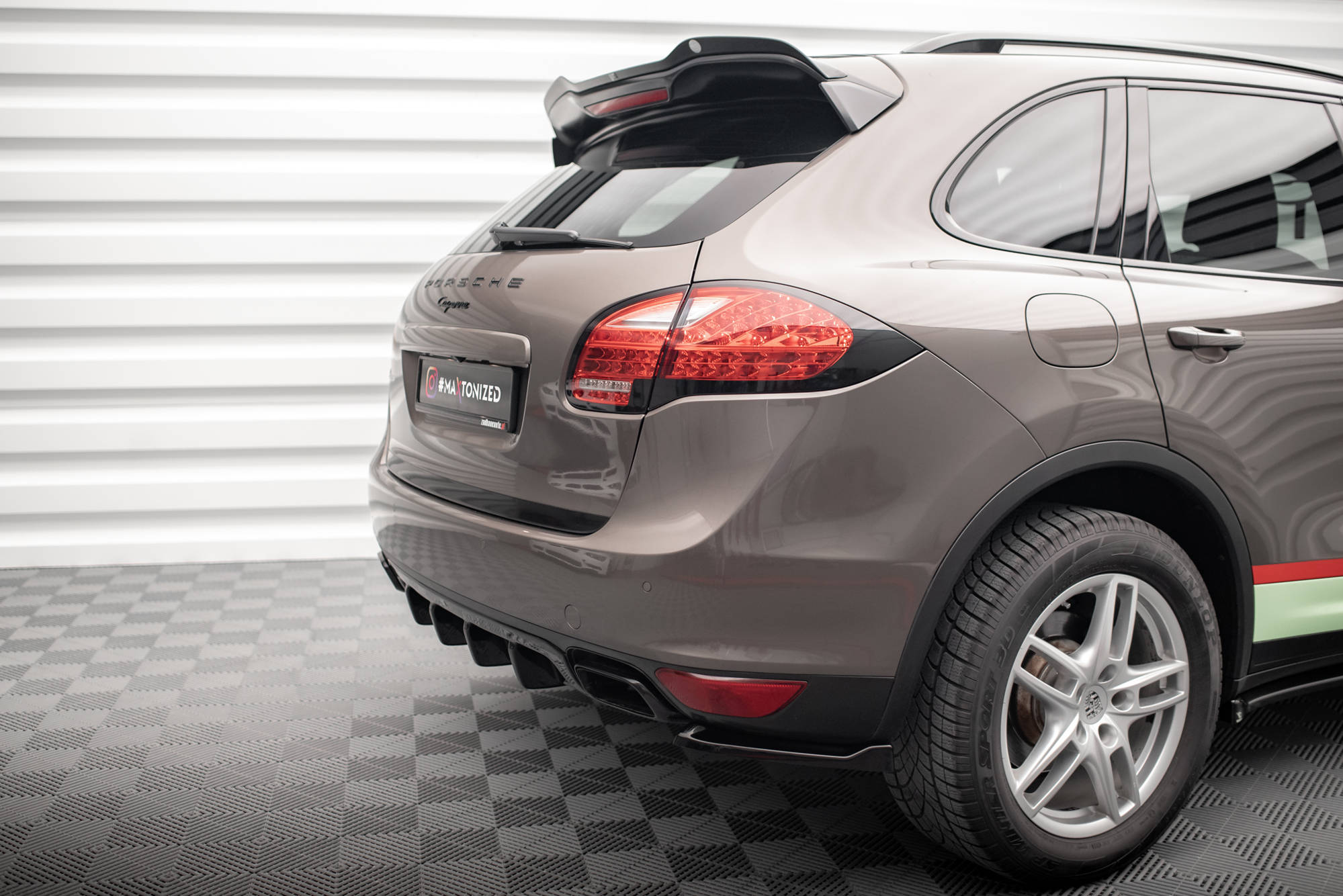pol_po_Rear-Valance-Porsche-Cayenne-Turbo-Standard-Mk2-17308_5 pol_po_Rear-Valance-Porsche-Cayenne-Turbo-Standard-Mk2-17308_5