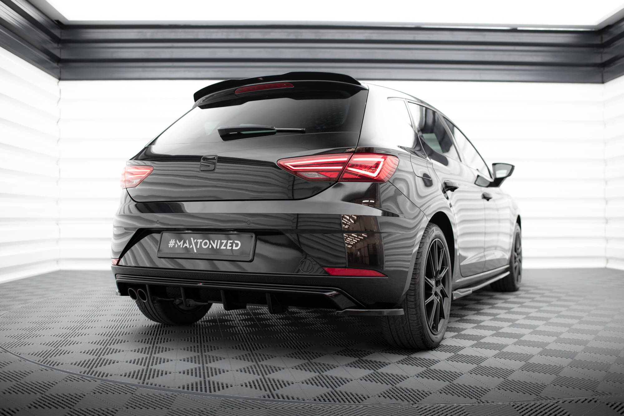 pol_po_Rear-Valance-Seat-Leon-Mk3-Facelift-20380_2 pol_po_Rear-Valance-Seat-Leon-Mk3-Facelift-20380_2