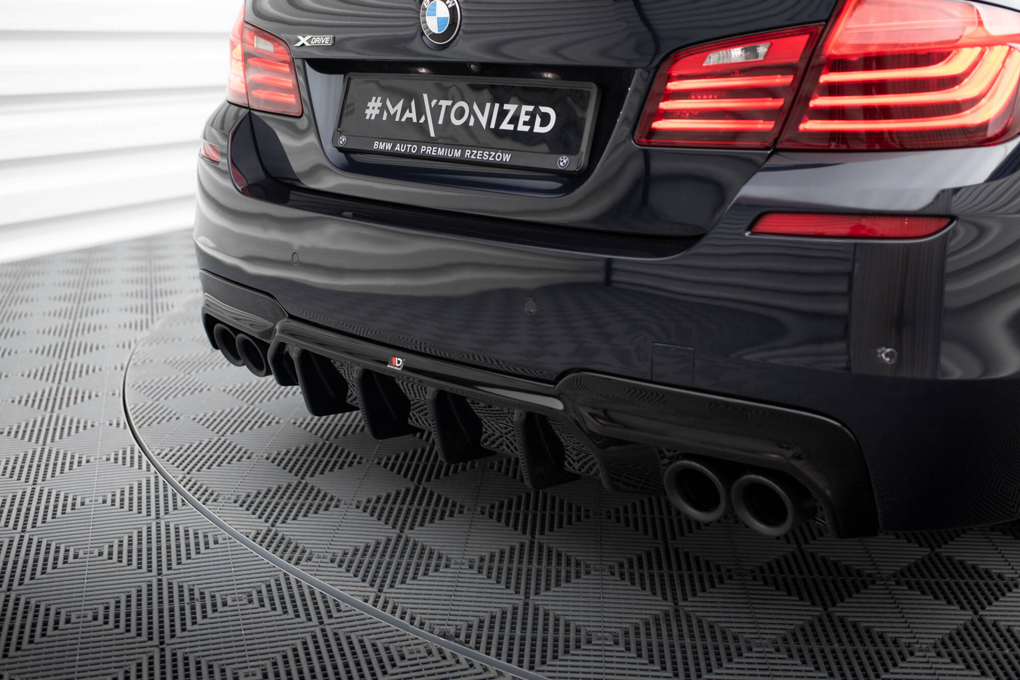 pol_po_Rear-Valance-V-2-BMW-5-M-Pack-F10-F11-Version-with-two-double-exhausts-20781_4 pol_po_Rear-Valance-V-2-BMW-5-M-Pack-F10-F11-Version-with-two-double-exhausts-20781_4