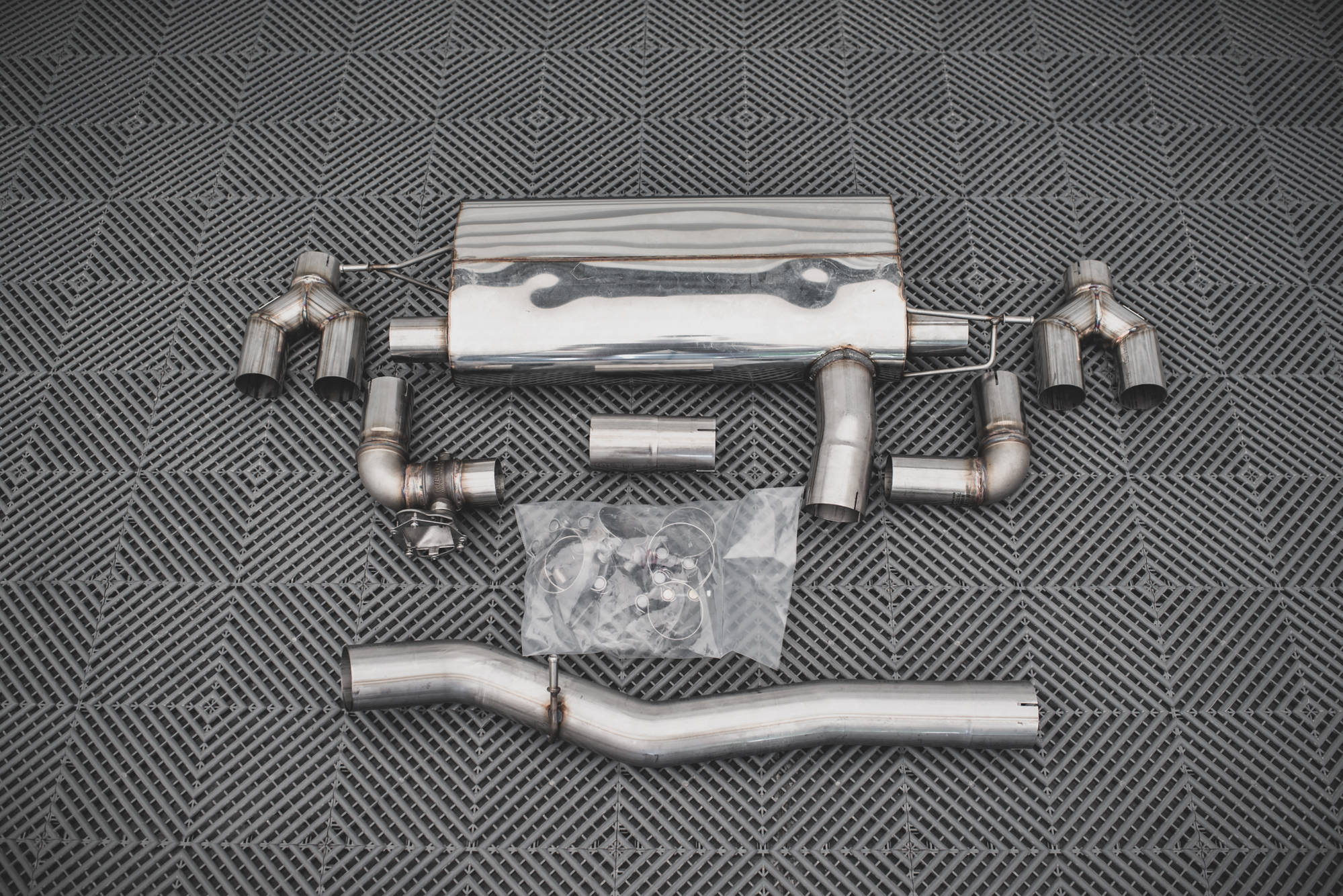 pol_po_Rear-Valance-V-2-Milltek-Sport-Exhaust-BMW-1-F40-M135i-18252_18 pol_po_Rear-Valance-V-2-Milltek-Sport-Exhaust-BMW-1-F40-M135i-18252_18