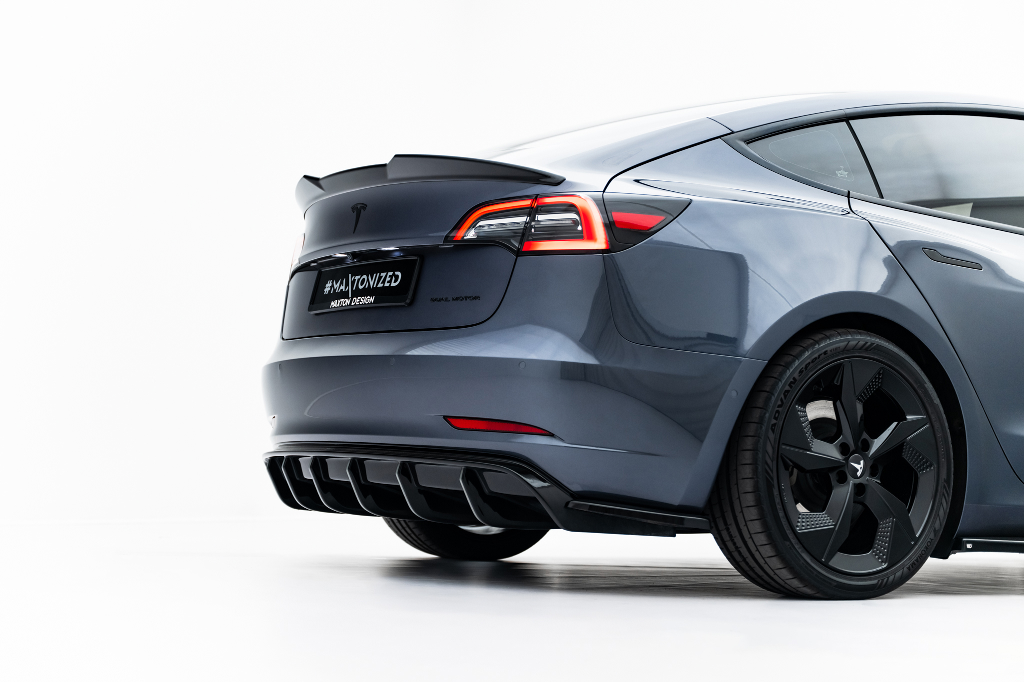 pol_po_Rear-Valance-V-2-Tesla-Model-3-15545_5 pol_po_Rear-Valance-V-2-Tesla-Model-3-15545_5