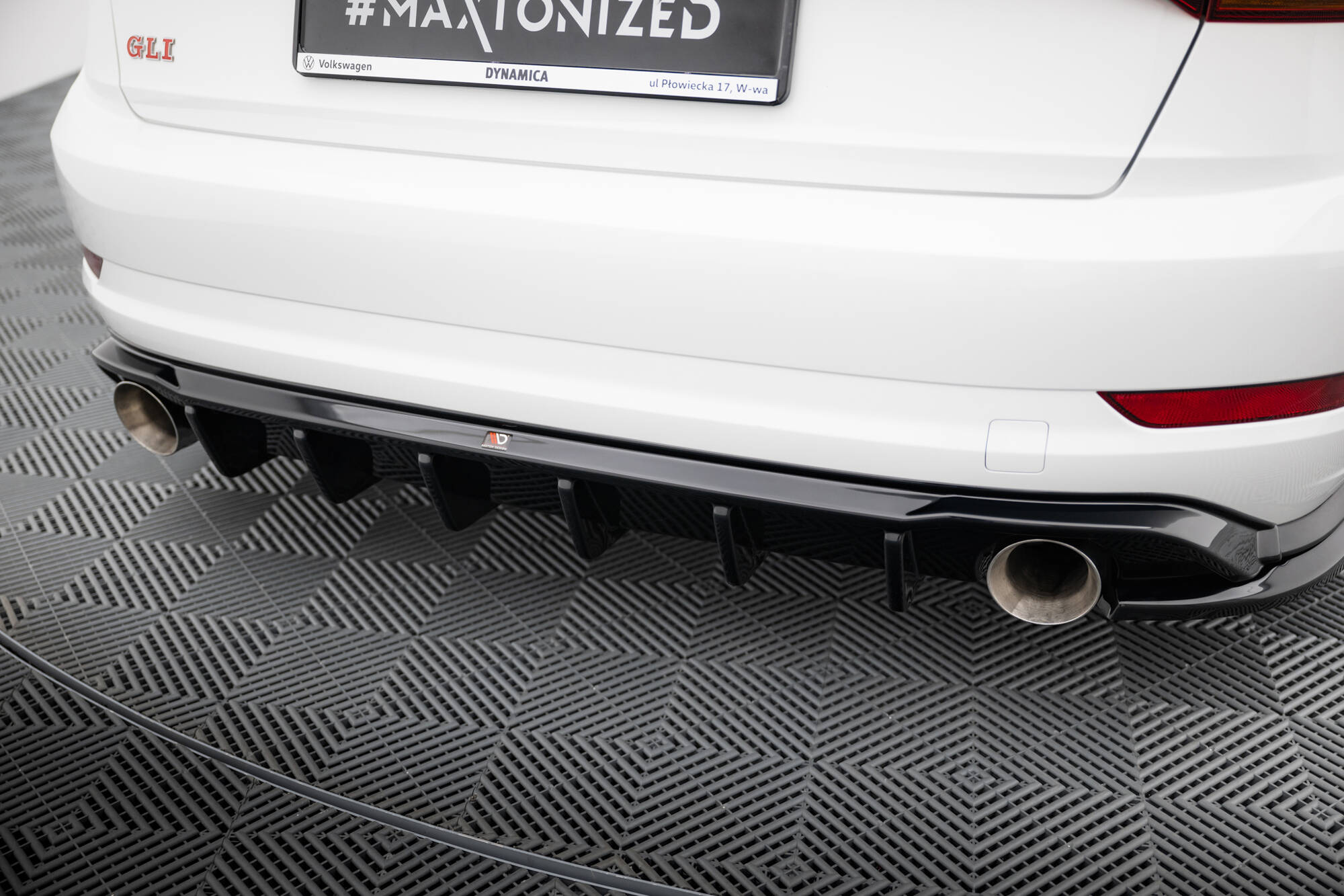 pol_po_Rear-Valance-Volkswagen-Jetta-GLI-Mk7-21342_10 pol_po_Rear-Valance-Volkswagen-Jetta-GLI-Mk7-21342_10