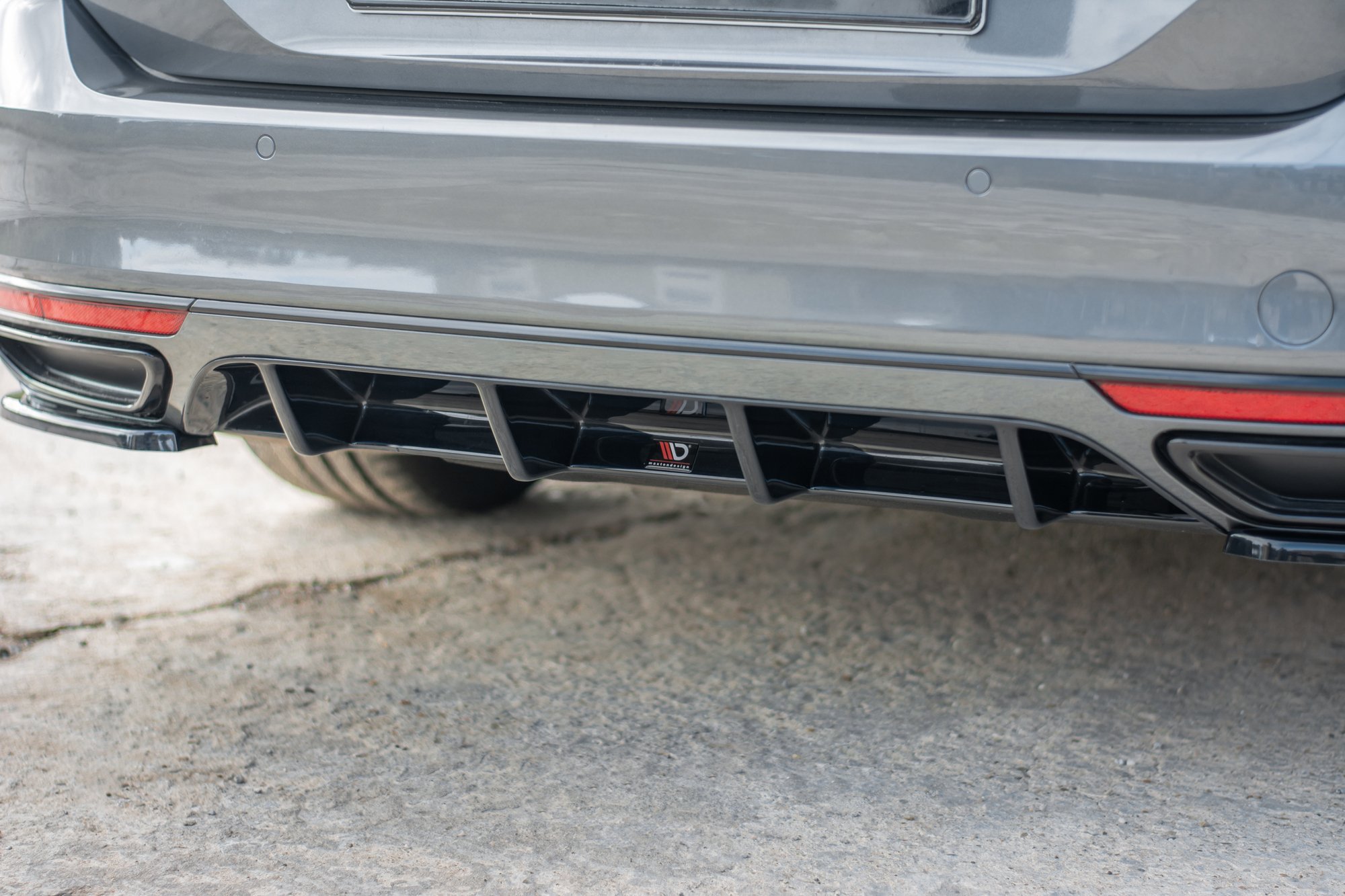 pol_po_Rear-Valance-Volkswagen-Passat-R-Line-B8-9101_2 pol_po_Rear-Valance-Volkswagen-Passat-R-Line-B8-9101_2