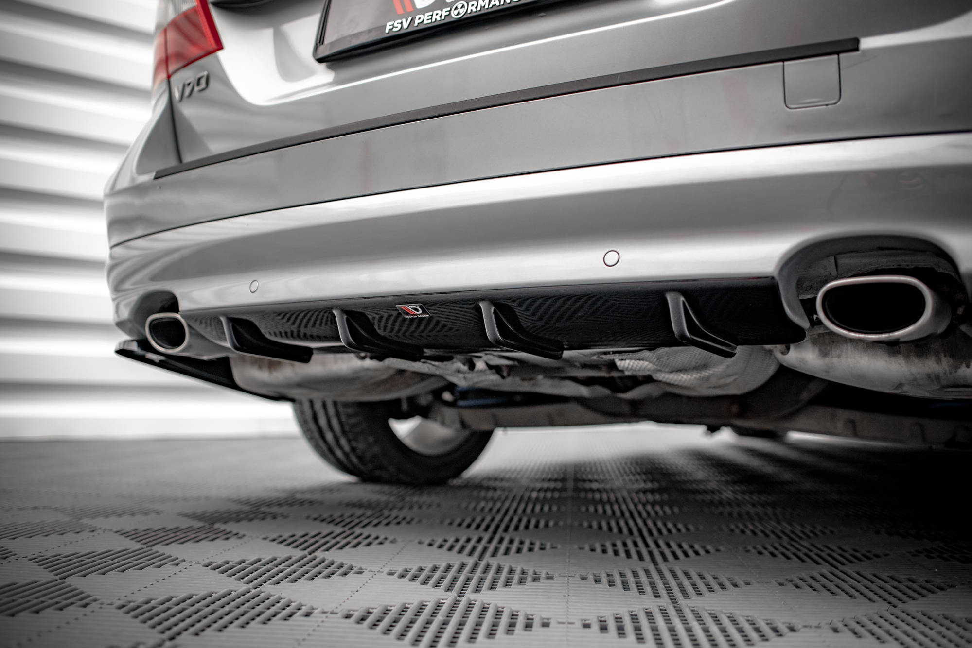 pol_po_Rear-Valance-Volvo-V70-Mk3-15601_5 pol_po_Rear-Valance-Volvo-V70-Mk3-15601_5