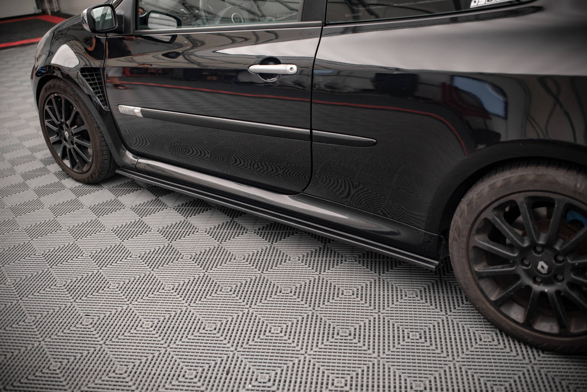 pol_po_SIDE-SKIRTS-DIFFUSERS-RENAULT-CLIO-MK3-RS-272_3 pol_po_SIDE-SKIRTS-DIFFUSERS-RENAULT-CLIO-MK3-RS-272_3