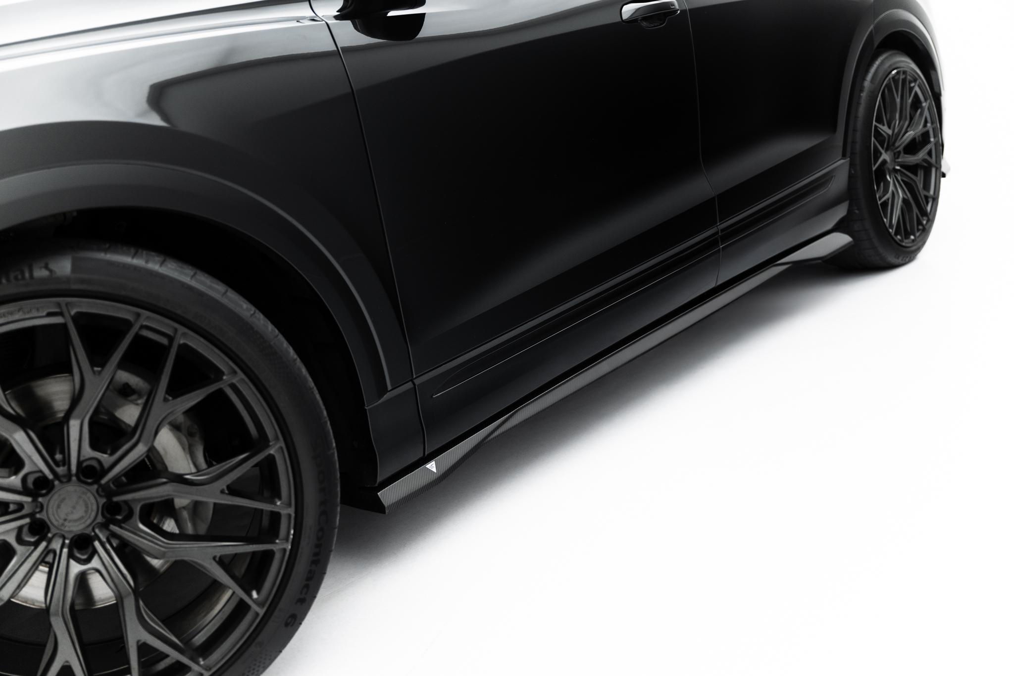 pol_po_Set-of-Prepreg-Carbon-Splitters-Audi-Q8-S-Line-Mk1-Facelift-23500_13 pol_po_Set-of-Prepreg-Carbon-Splitters-Audi-Q8-S-Line-Mk1-Facelift-23500_13