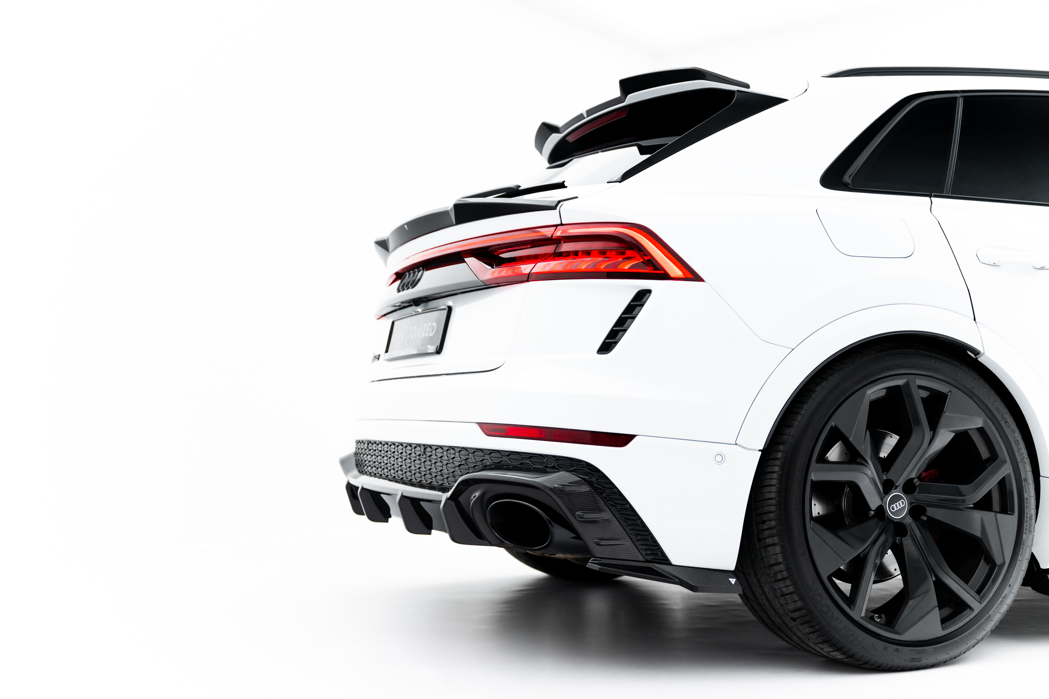 pol_po_Set-of-Prepreg-Carbon-Splitters-Audi-RSQ8-Mk1-20170_13 pol_po_Set-of-Prepreg-Carbon-Splitters-Audi-RSQ8-Mk1-20170_13