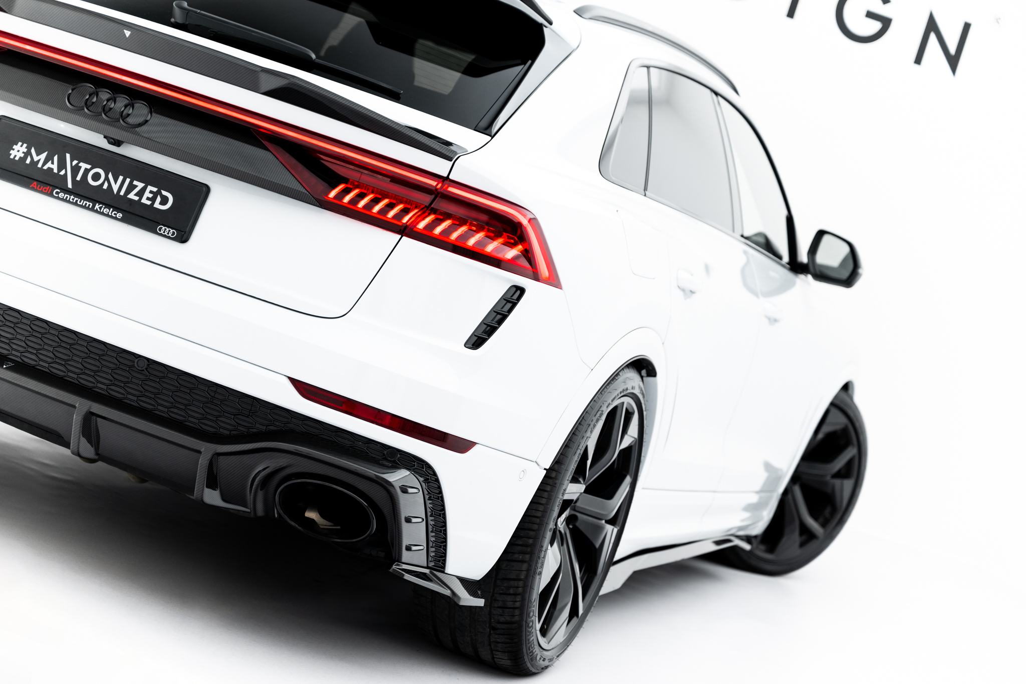pol_po_Set-of-Prepreg-Carbon-Splitters-Audi-RSQ8-Mk1-20170_17 pol_po_Set-of-Prepreg-Carbon-Splitters-Audi-RSQ8-Mk1-20170_17