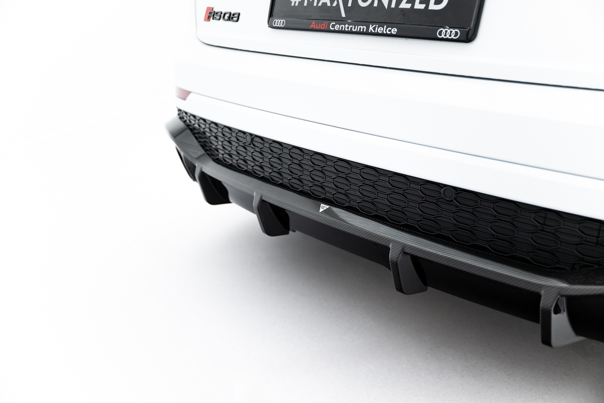 pol_po_Set-of-Prepreg-Carbon-Splitters-Audi-RSQ8-Mk1-20170_19 pol_po_Set-of-Prepreg-Carbon-Splitters-Audi-RSQ8-Mk1-20170_19