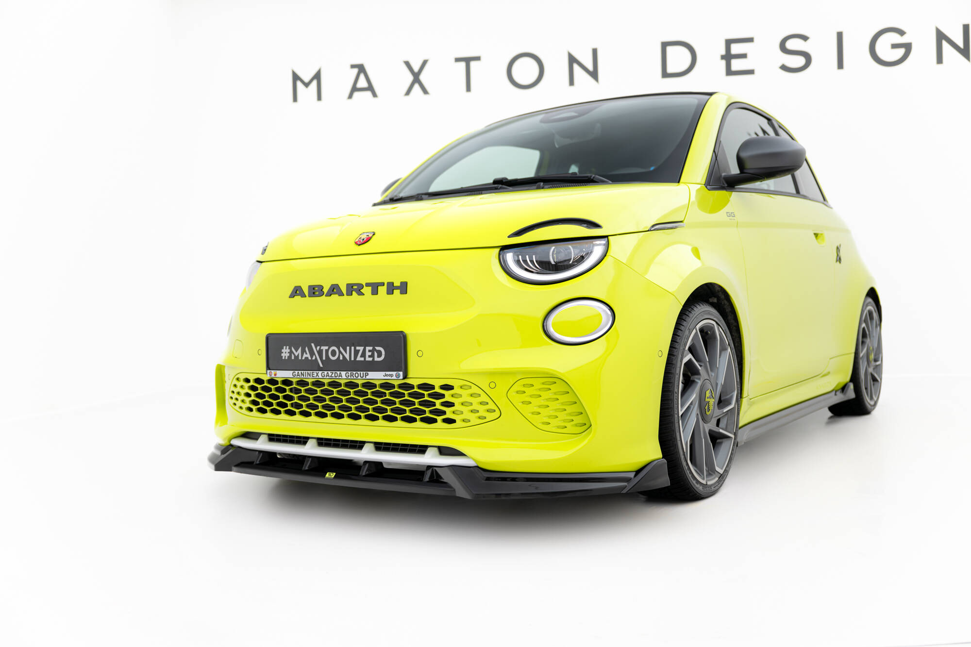 pol_po_Set-of-Splitters-Abarth-500e-22477_16 pol_po_Set-of-Splitters-Abarth-500e-22477_16