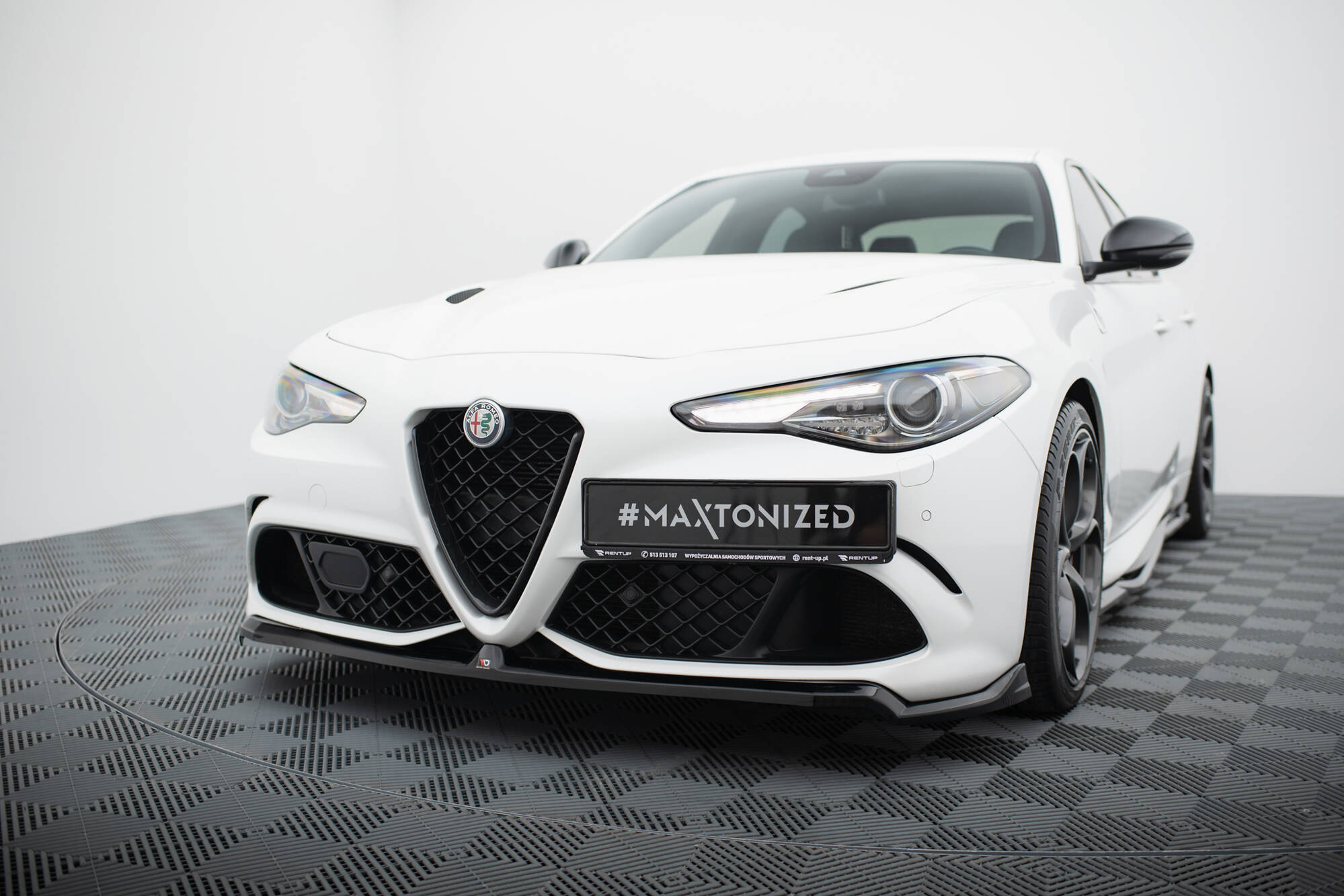 pol_po_Set-of-Splitters-Alfa-Romeo-Giulia-Quadrifoglio-22130_11 pol_po_Set-of-Splitters-Alfa-Romeo-Giulia-Quadrifoglio-22130_11