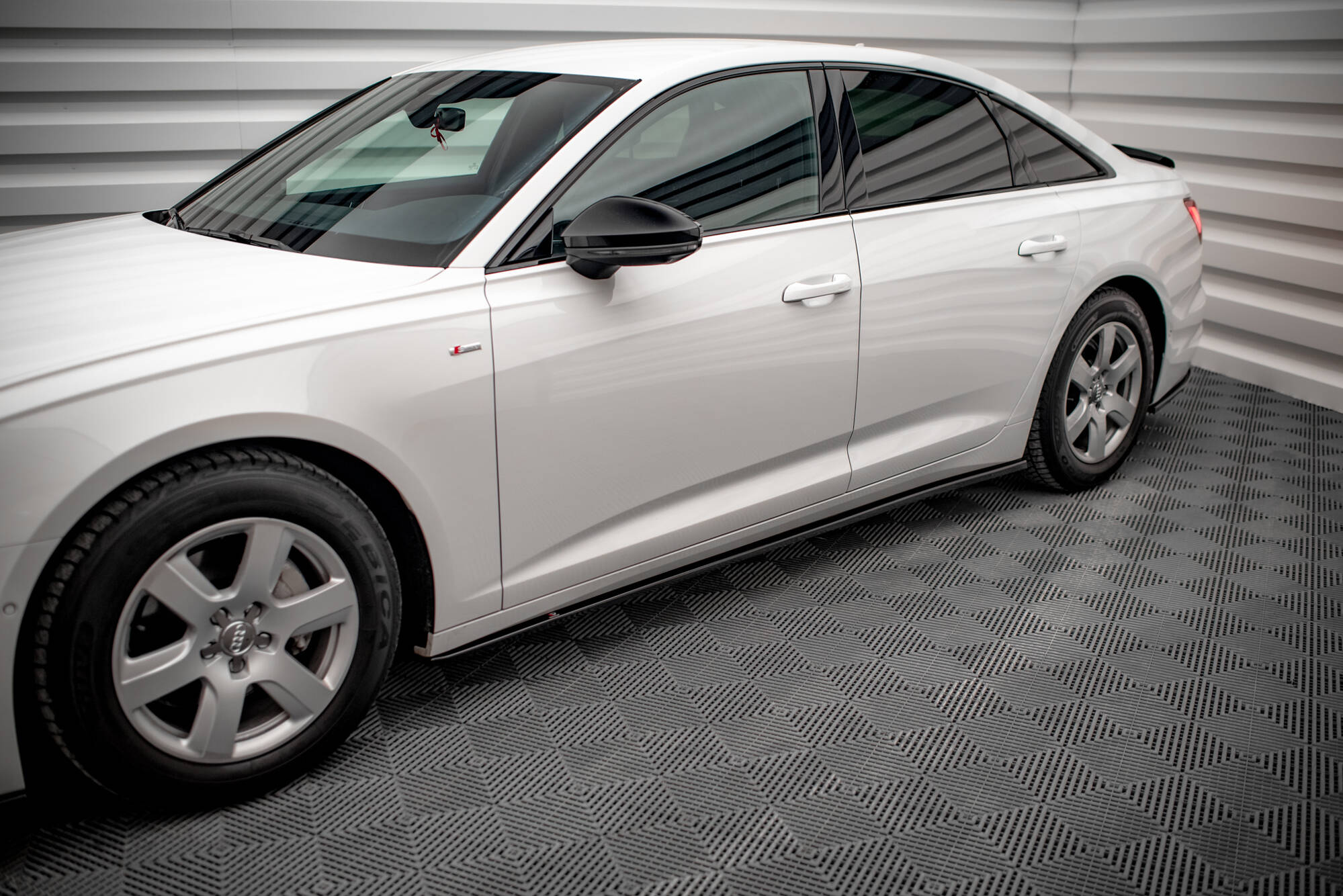 pol_po_Set-of-Splitters-Audi-A6-Sedan-C8-22163_19 pol_po_Set-of-Splitters-Audi-A6-Sedan-C8-22163_19