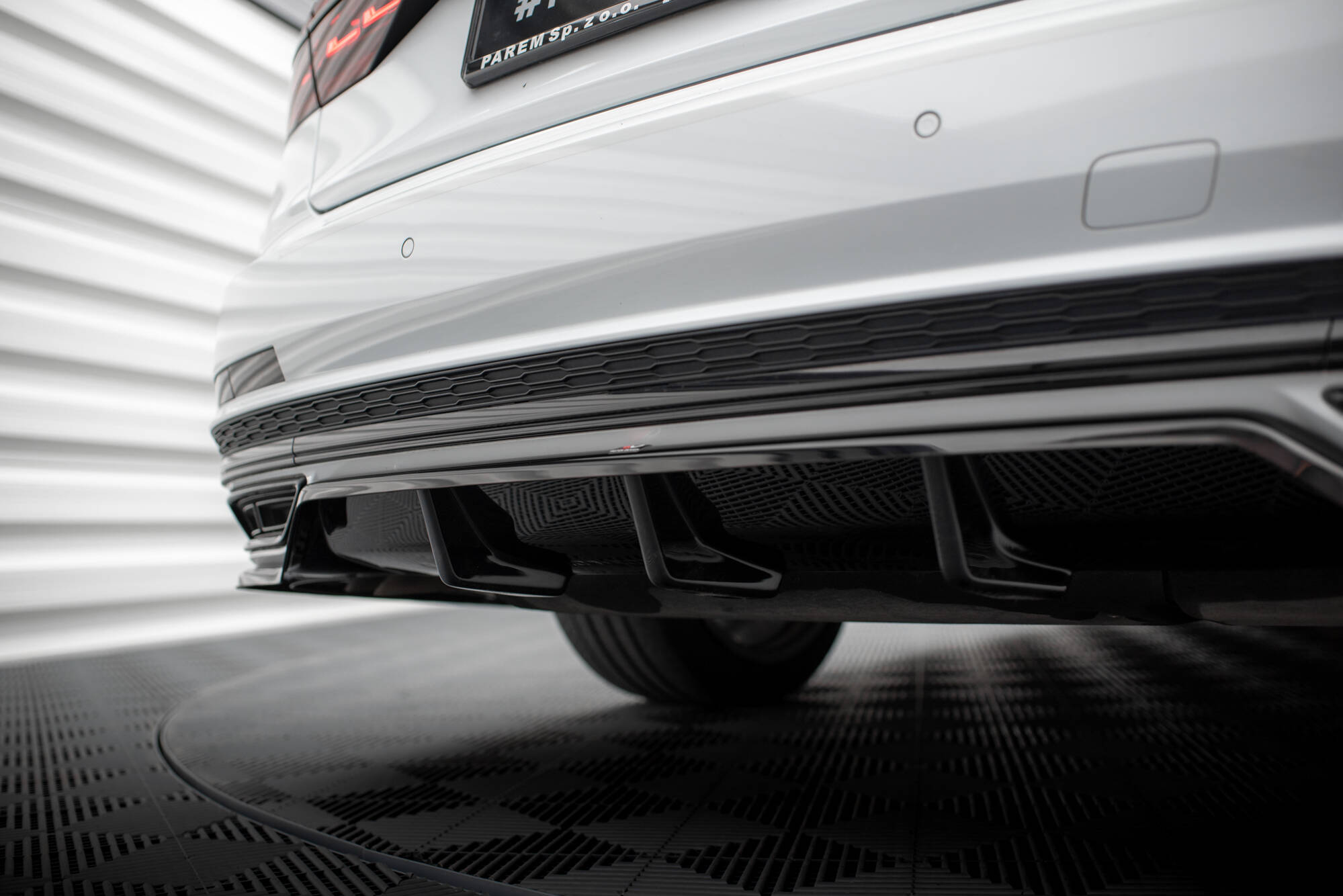 pol_po_Set-of-Splitters-Audi-A8-S-Line-D5-21263_14 pol_po_Set-of-Splitters-Audi-A8-S-Line-D5-21263_14