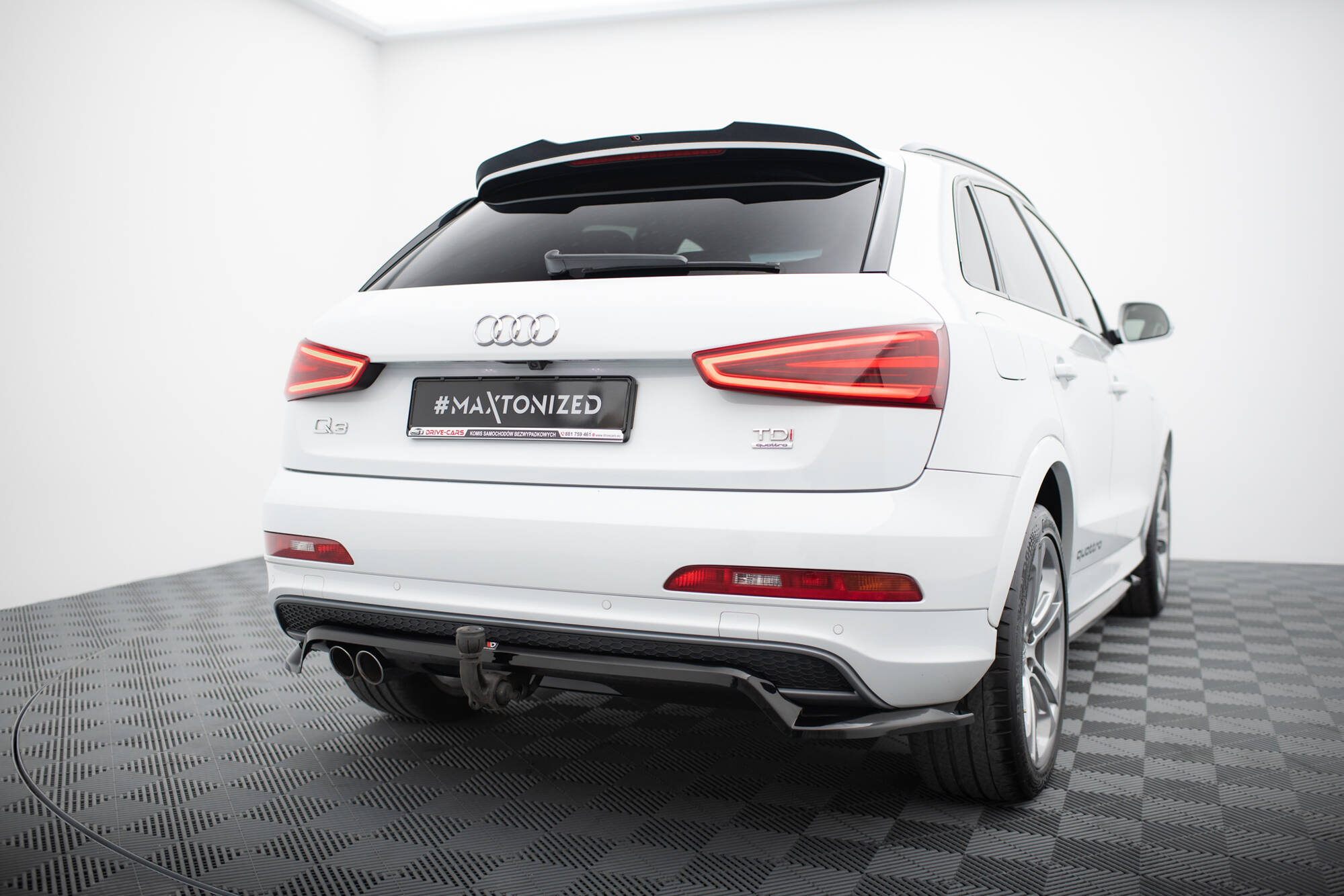 pol_po_Set-of-Splitters-Audi-Q3-S-line-8U-22183_1 pol_po_Set-of-Splitters-Audi-Q3-S-line-8U-22183_1
