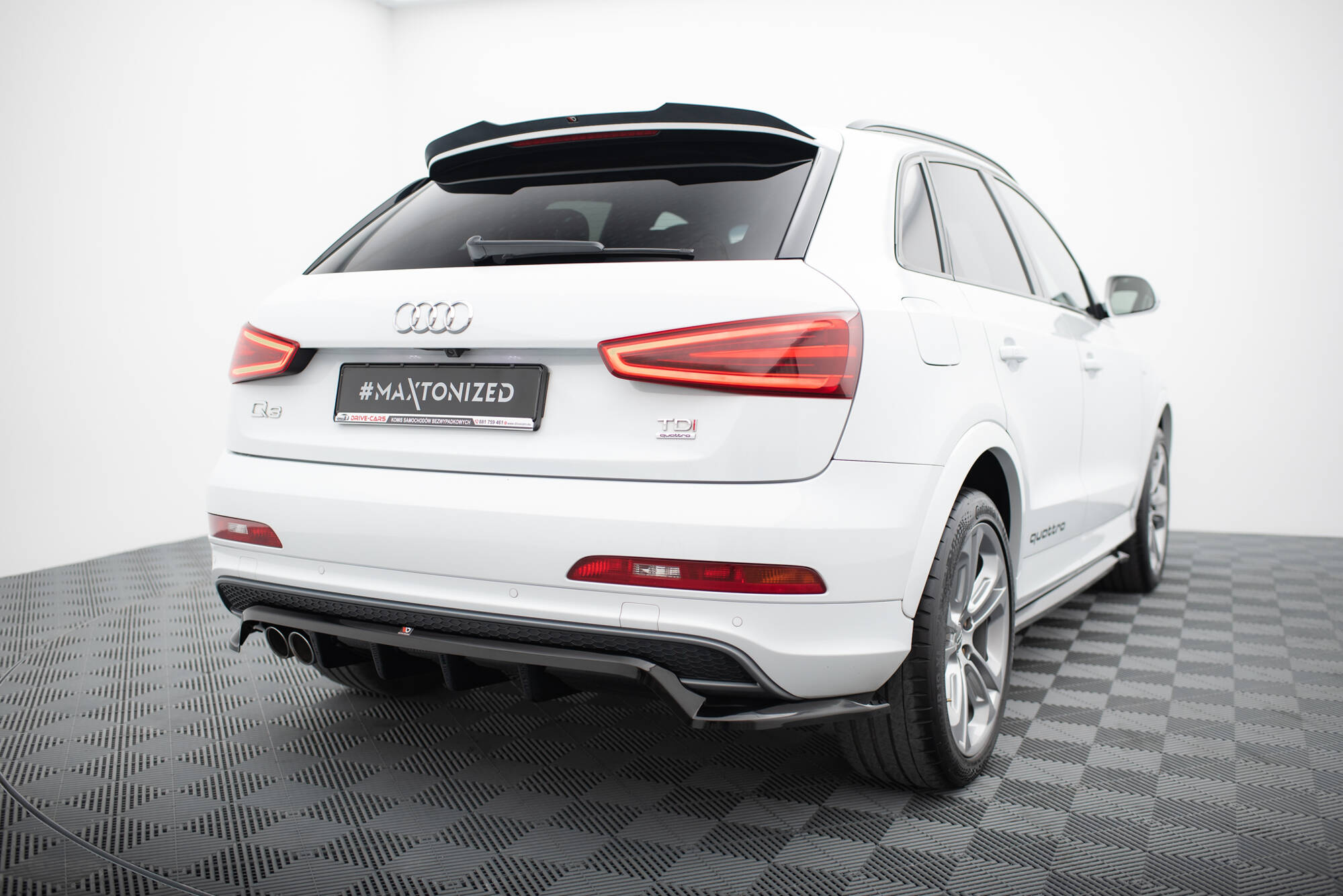 pol_po_Set-of-Splitters-Audi-Q3-S-line-8U-22183_2 pol_po_Set-of-Splitters-Audi-Q3-S-line-8U-22183_2