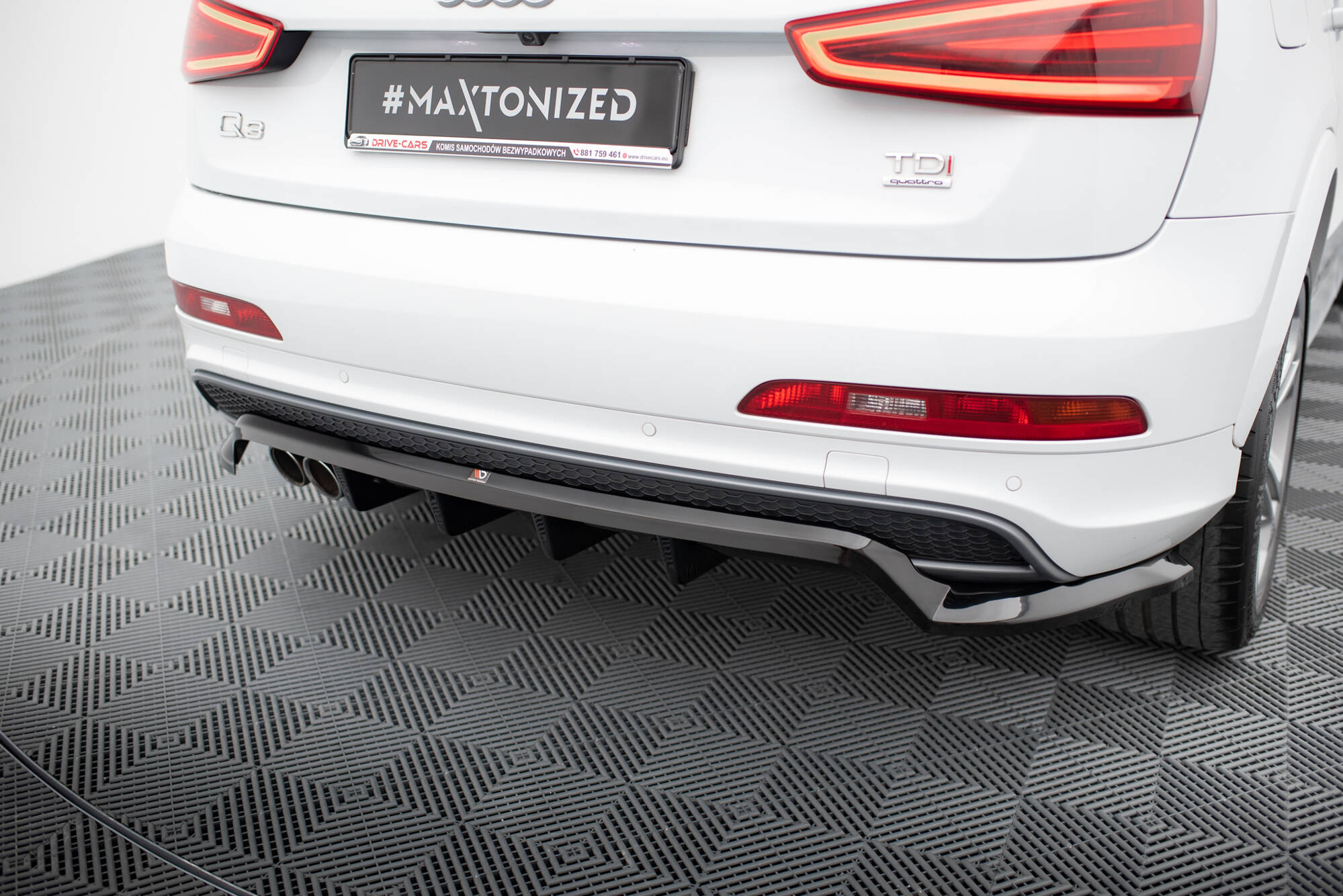 pol_po_Set-of-Splitters-Audi-Q3-S-line-8U-22183_4 pol_po_Set-of-Splitters-Audi-Q3-S-line-8U-22183_4