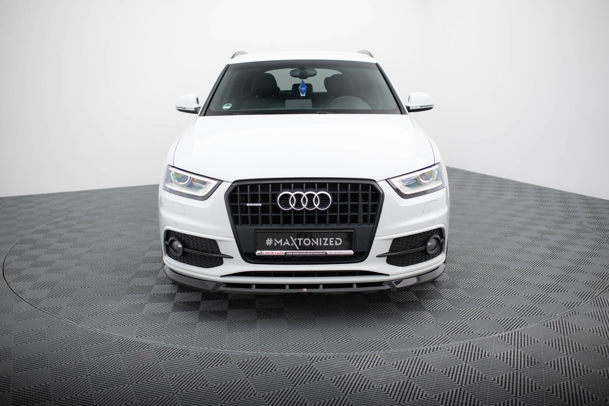 pol_po_Set-of-Splitters-Audi-Q3-S-line-8U-22183_8 pol_po_Set-of-Splitters-Audi-Q3-S-line-8U-22183_8