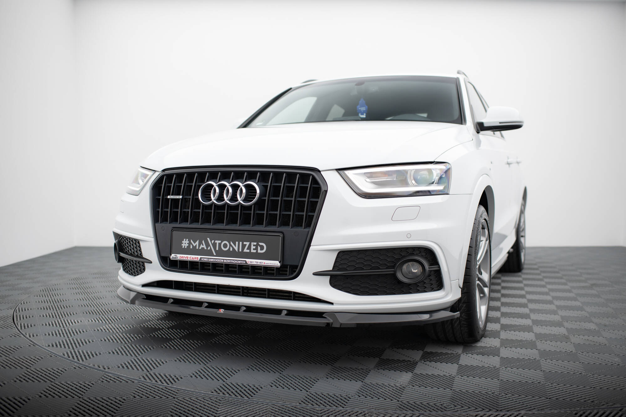 pol_po_Set-of-Splitters-Audi-Q3-S-line-8U-22183_9 pol_po_Set-of-Splitters-Audi-Q3-S-line-8U-22183_9
