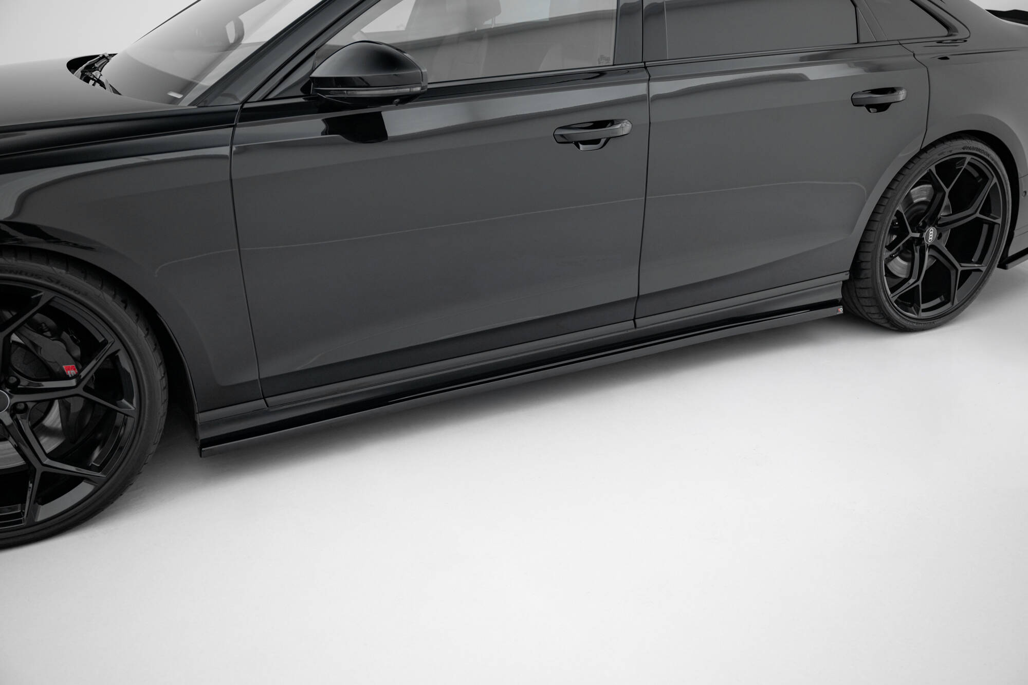 pol_po_Set-of-Splitters-Audi-S8-D5-21264_19 pol_po_Set-of-Splitters-Audi-S8-D5-21264_19