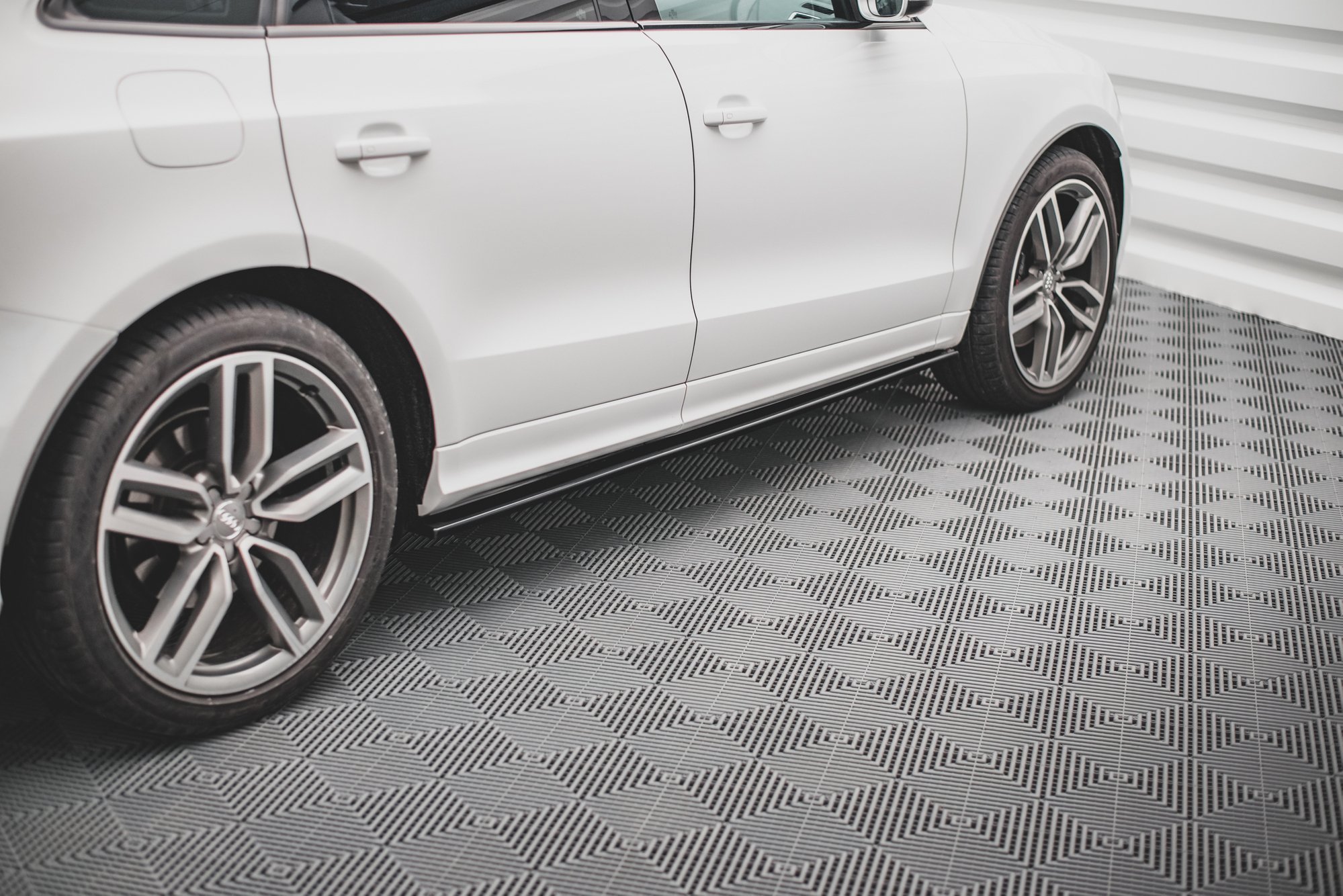 pol_po_Set-of-Splitters-Audi-SQ5-Mk1-22278_1 pol_po_Set-of-Splitters-Audi-SQ5-Mk1-22278_1