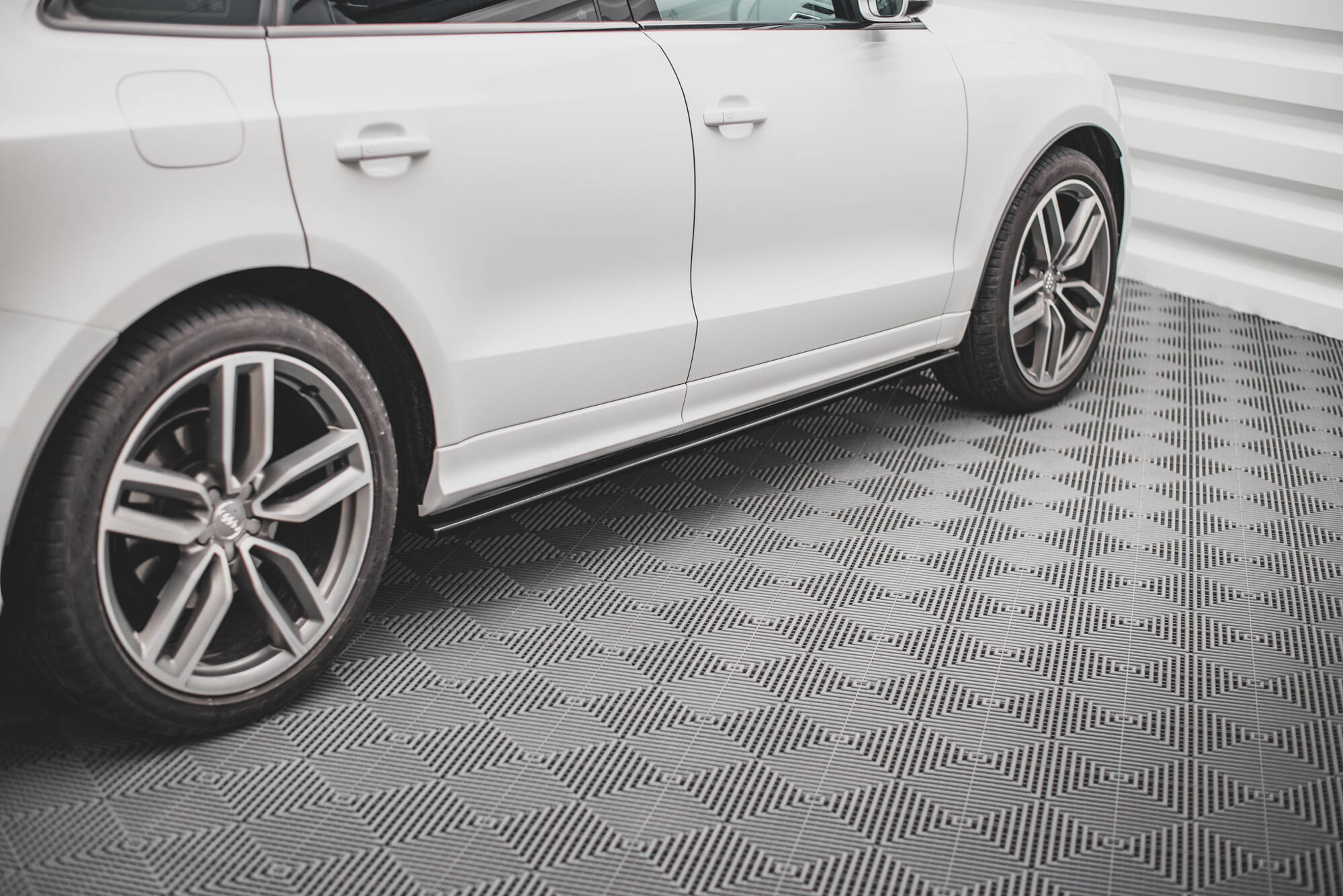 pol_po_Set-of-Splitters-Audi-SQ5-Mk1-22278_11 pol_po_Set-of-Splitters-Audi-SQ5-Mk1-22278_11