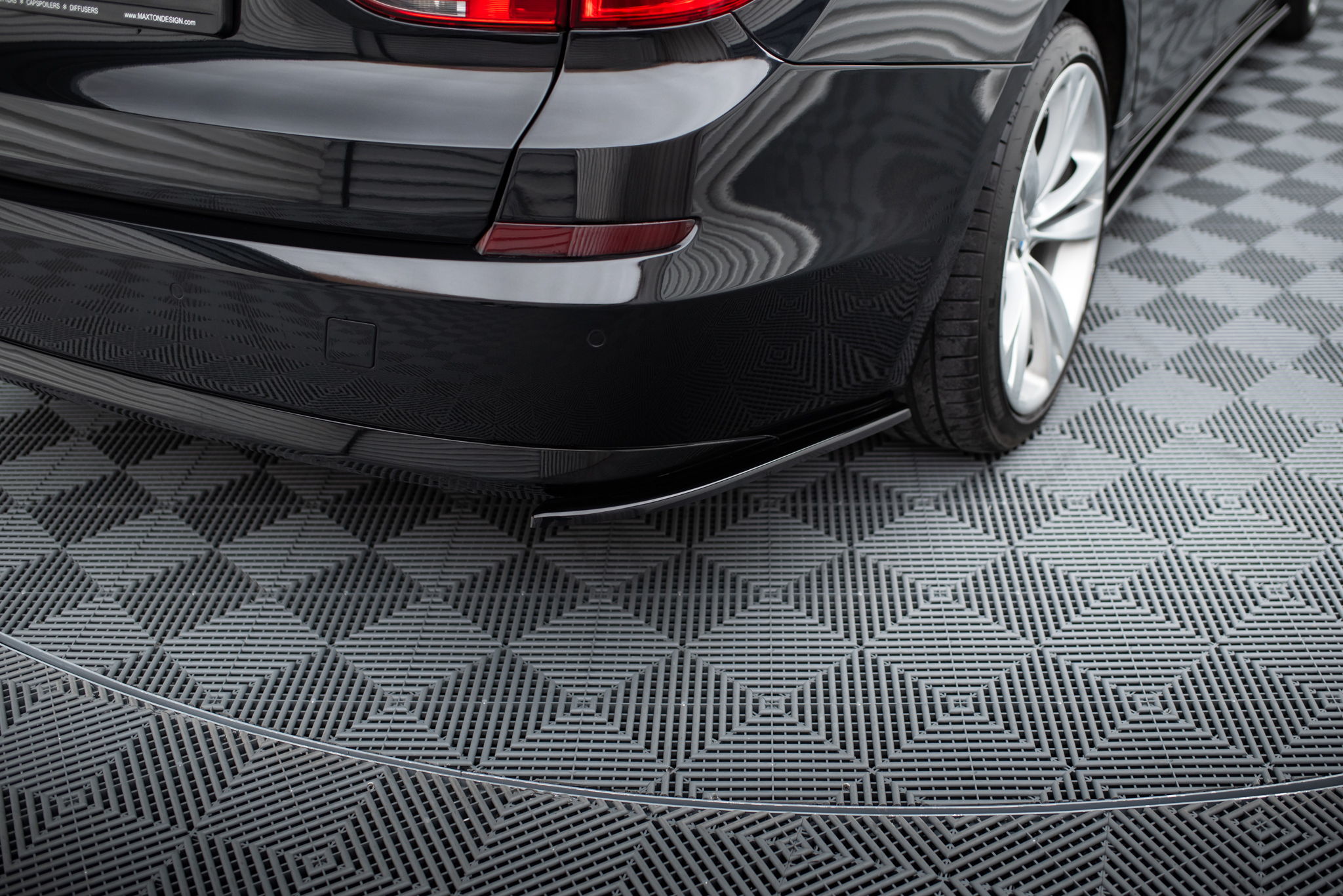 pol_po_Set-of-Splitters-BMW-5-GT-F07-23102_4 pol_po_Set-of-Splitters-BMW-5-GT-F07-23102_4