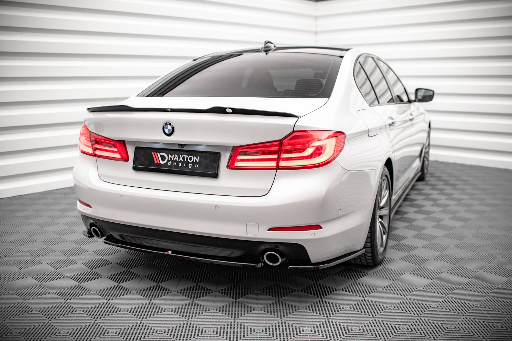 pol_po_Set-of-Splitters-BMW-5-Sedan-G30-22185_1 pol_po_Set-of-Splitters-BMW-5-Sedan-G30-22185_1