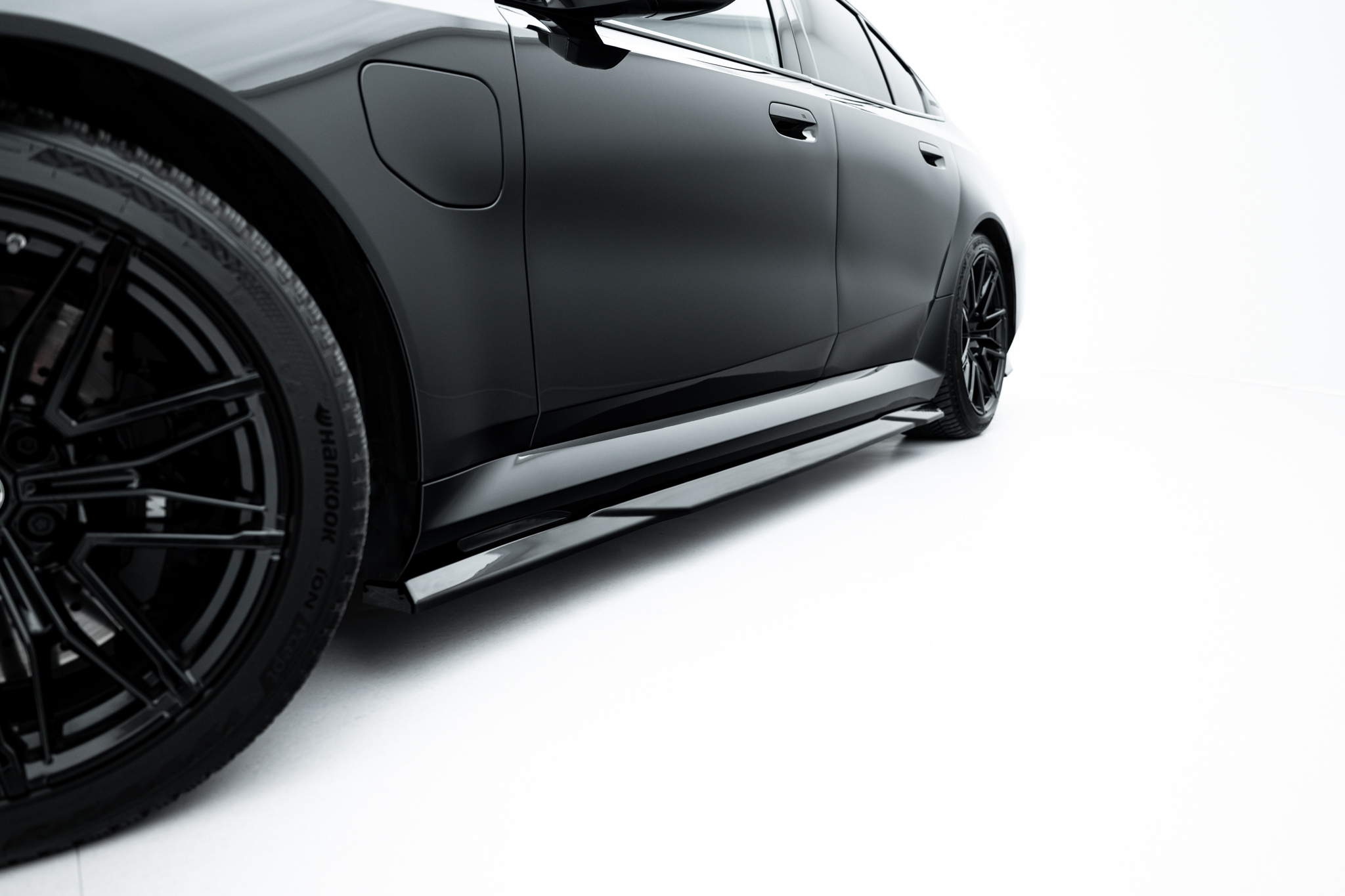 pol_po_Set-of-Splitters-BMW-M5-Sedan-G90-22755_20 pol_po_Set-of-Splitters-BMW-M5-Sedan-G90-22755_20