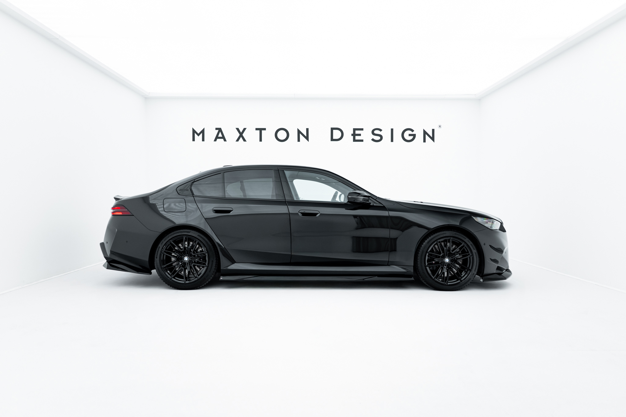 pol_po_Set-of-Splitters-BMW-M5-Sedan-G90-22755_6 pol_po_Set-of-Splitters-BMW-M5-Sedan-G90-22755_6