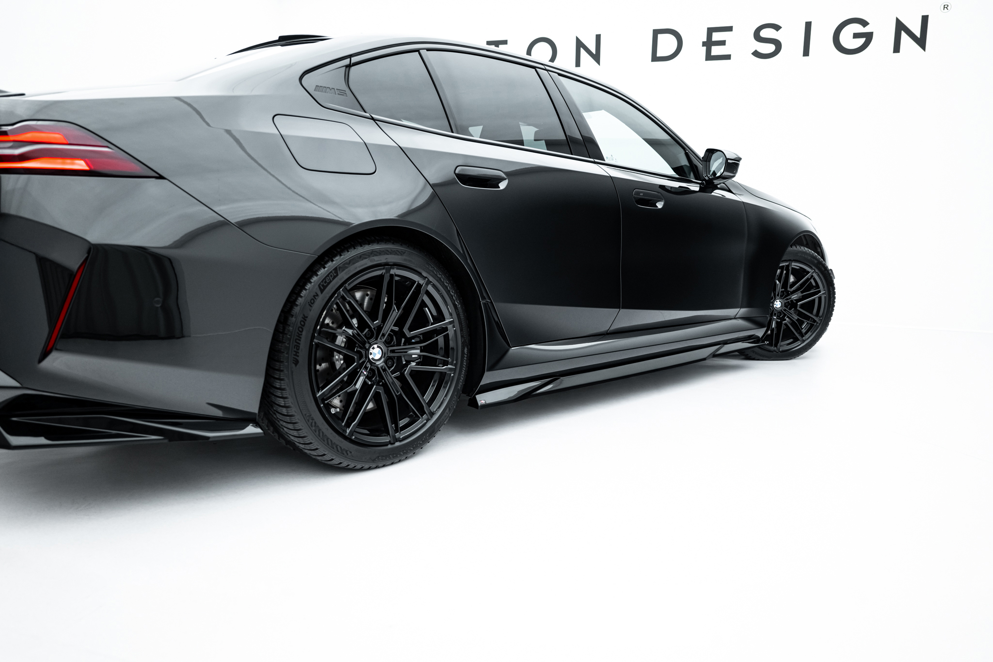 pol_po_Set-of-Splitters-BMW-M5-Sedan-G90-22755_9 pol_po_Set-of-Splitters-BMW-M5-Sedan-G90-22755_9