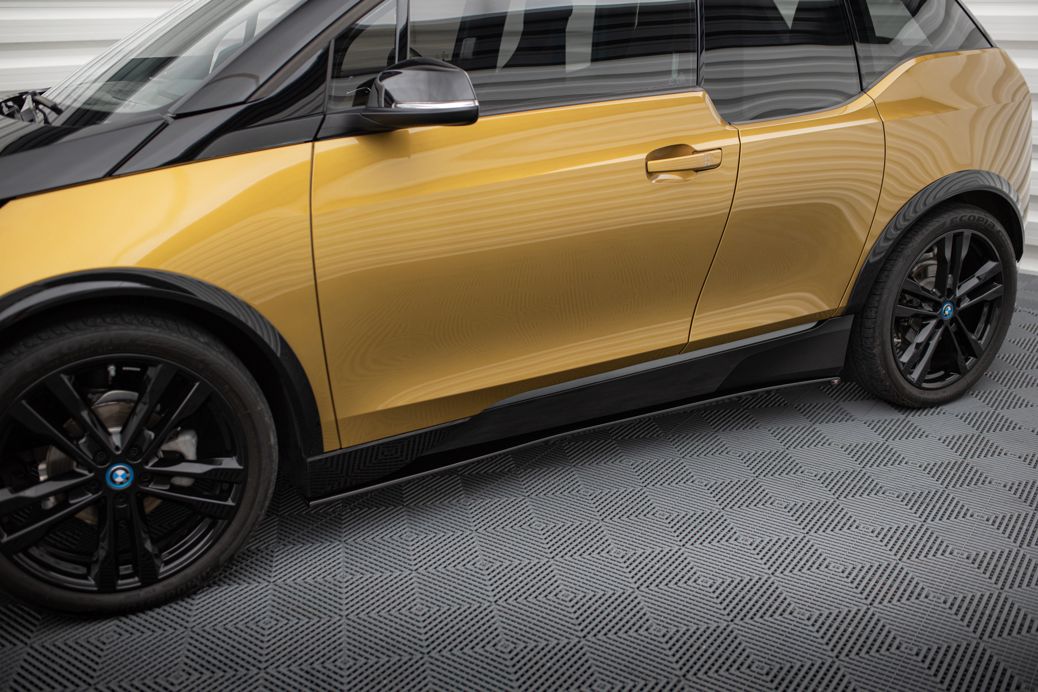 pol_po_Set-of-Splitters-BMW-i3-S-Mk1-Facelift-23286_4 pol_po_Set-of-Splitters-BMW-i3-S-Mk1-Facelift-23286_4