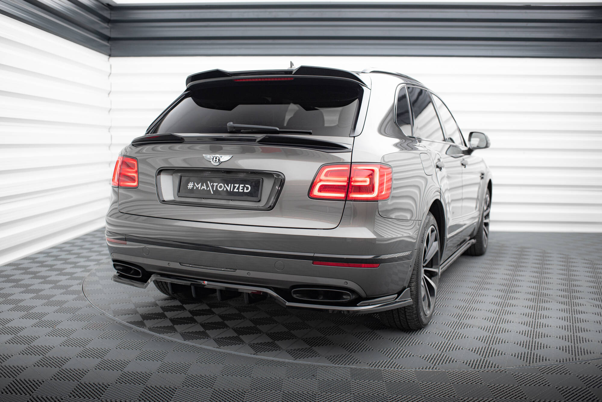 pol_po_Set-of-Splitters-Bentley-Bentayga-Mk1-21340_10 pol_po_Set-of-Splitters-Bentley-Bentayga-Mk1-21340_10