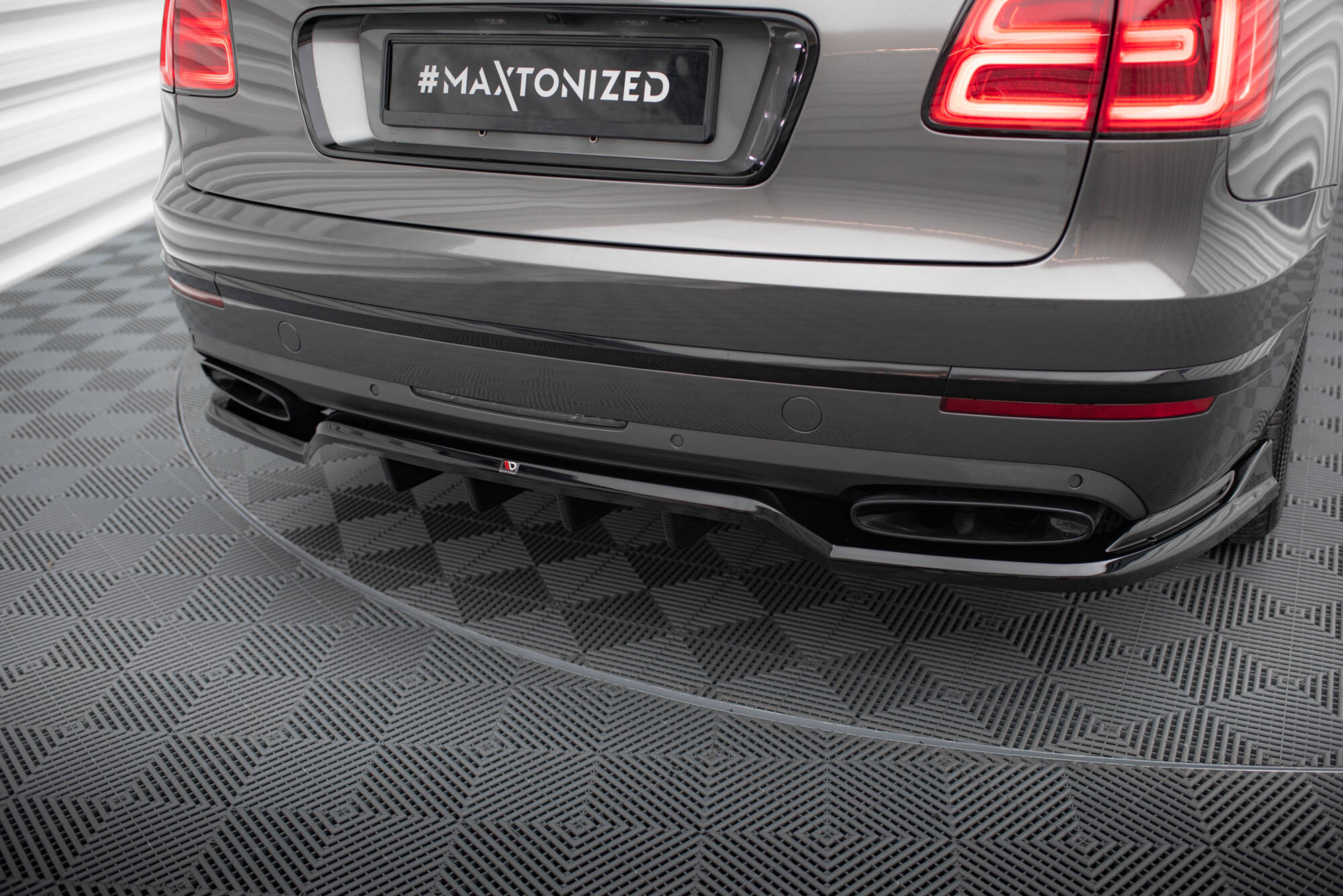 pol_po_Set-of-Splitters-Bentley-Bentayga-Mk1-21340_13 pol_po_Set-of-Splitters-Bentley-Bentayga-Mk1-21340_13