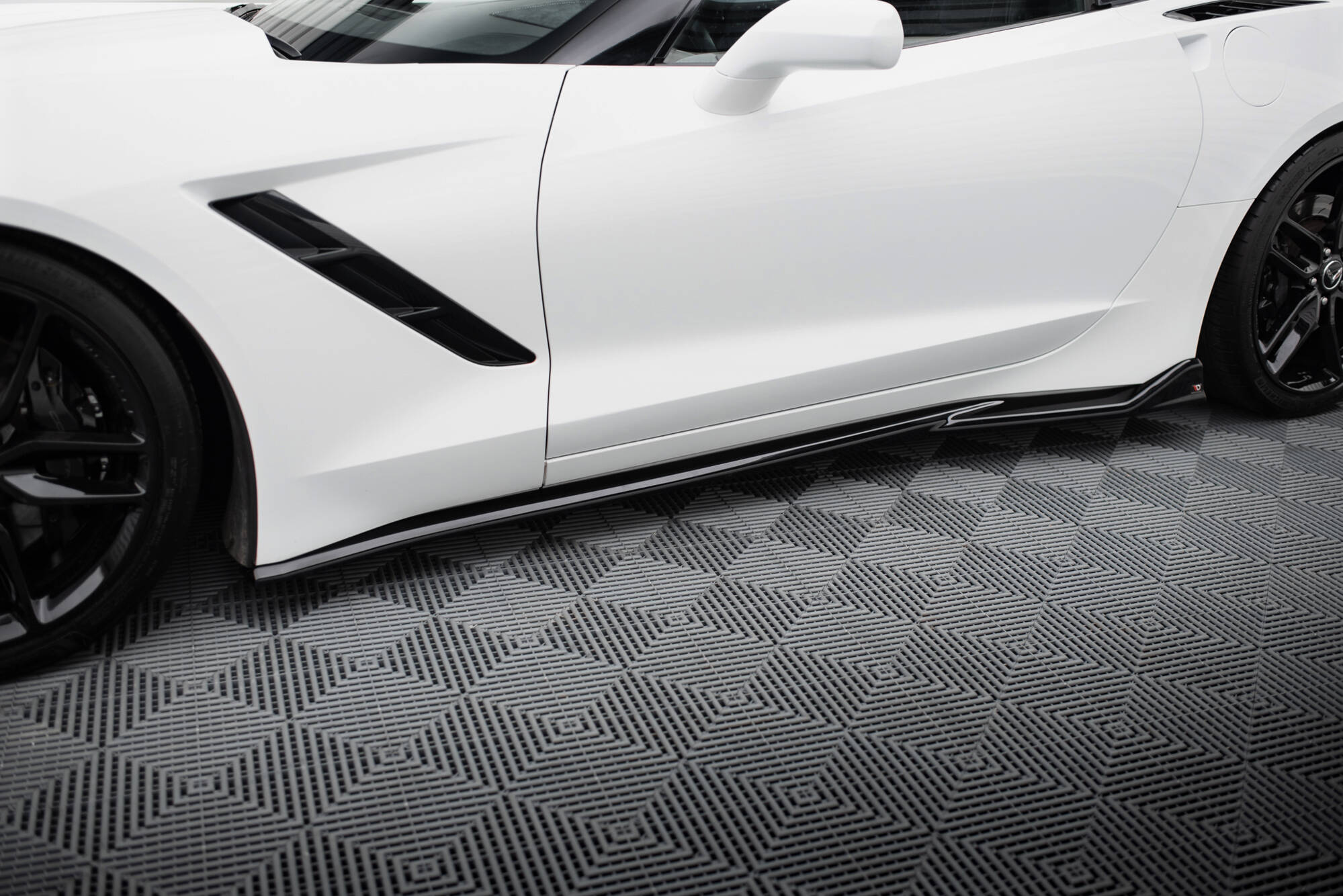 pol_po_Set-of-Splitters-Chevrolet-Corvette-Stingray-C7-21227_16 pol_po_Set-of-Splitters-Chevrolet-Corvette-Stingray-C7-21227_16