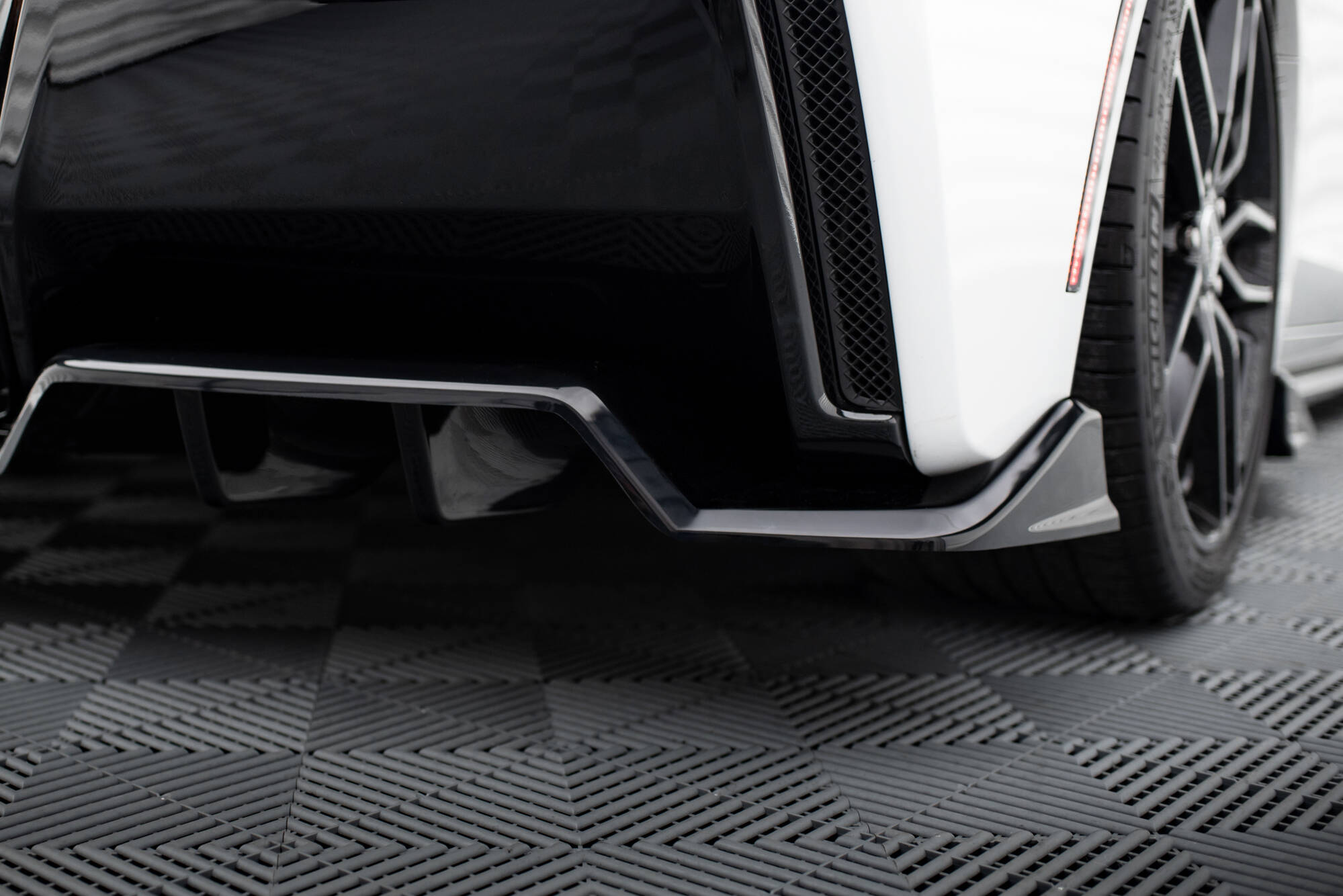 pol_po_Set-of-Splitters-Chevrolet-Corvette-Stingray-C7-21227_7 pol_po_Set-of-Splitters-Chevrolet-Corvette-Stingray-C7-21227_7