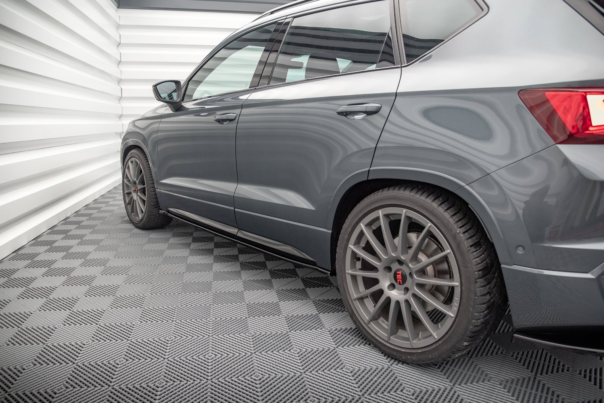 pol_po_Set-of-Splitters-Cupra-Ateca-Mk1-Facelift-21341_24 pol_po_Set-of-Splitters-Cupra-Ateca-Mk1-Facelift-21341_24