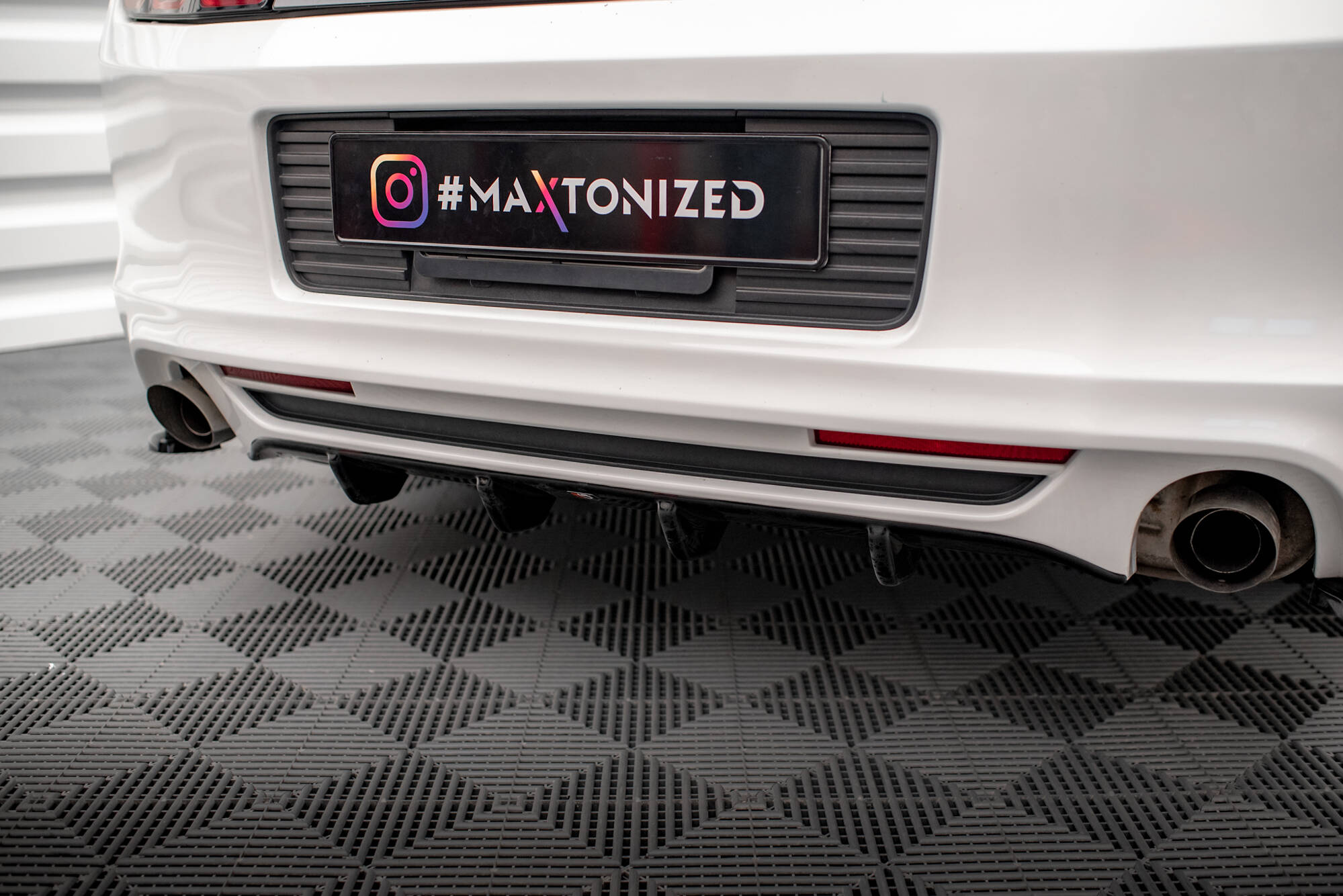 pol_po_Set-of-Splitters-Ford-Mustang-Mk5-Facelift-22079_5 pol_po_Set-of-Splitters-Ford-Mustang-Mk5-Facelift-22079_5