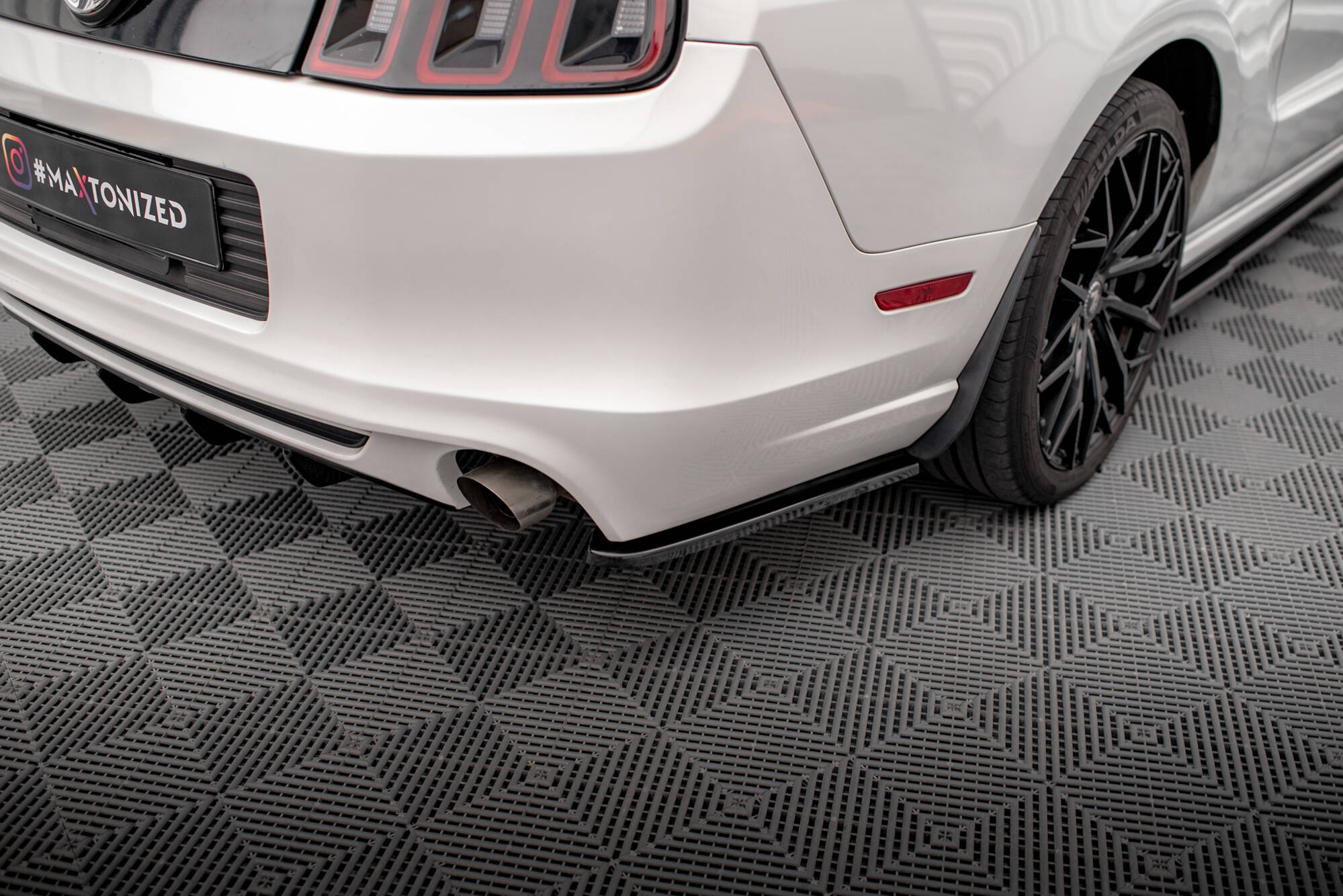 pol_po_Set-of-Splitters-Ford-Mustang-Mk5-Facelift-22079_6 pol_po_Set-of-Splitters-Ford-Mustang-Mk5-Facelift-22079_6