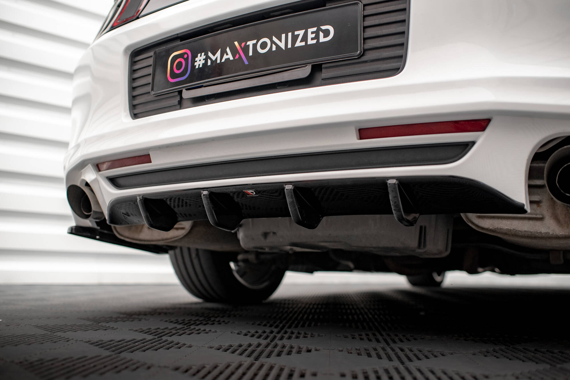 pol_po_Set-of-Splitters-Ford-Mustang-Mk5-Facelift-22079_8 pol_po_Set-of-Splitters-Ford-Mustang-Mk5-Facelift-22079_8