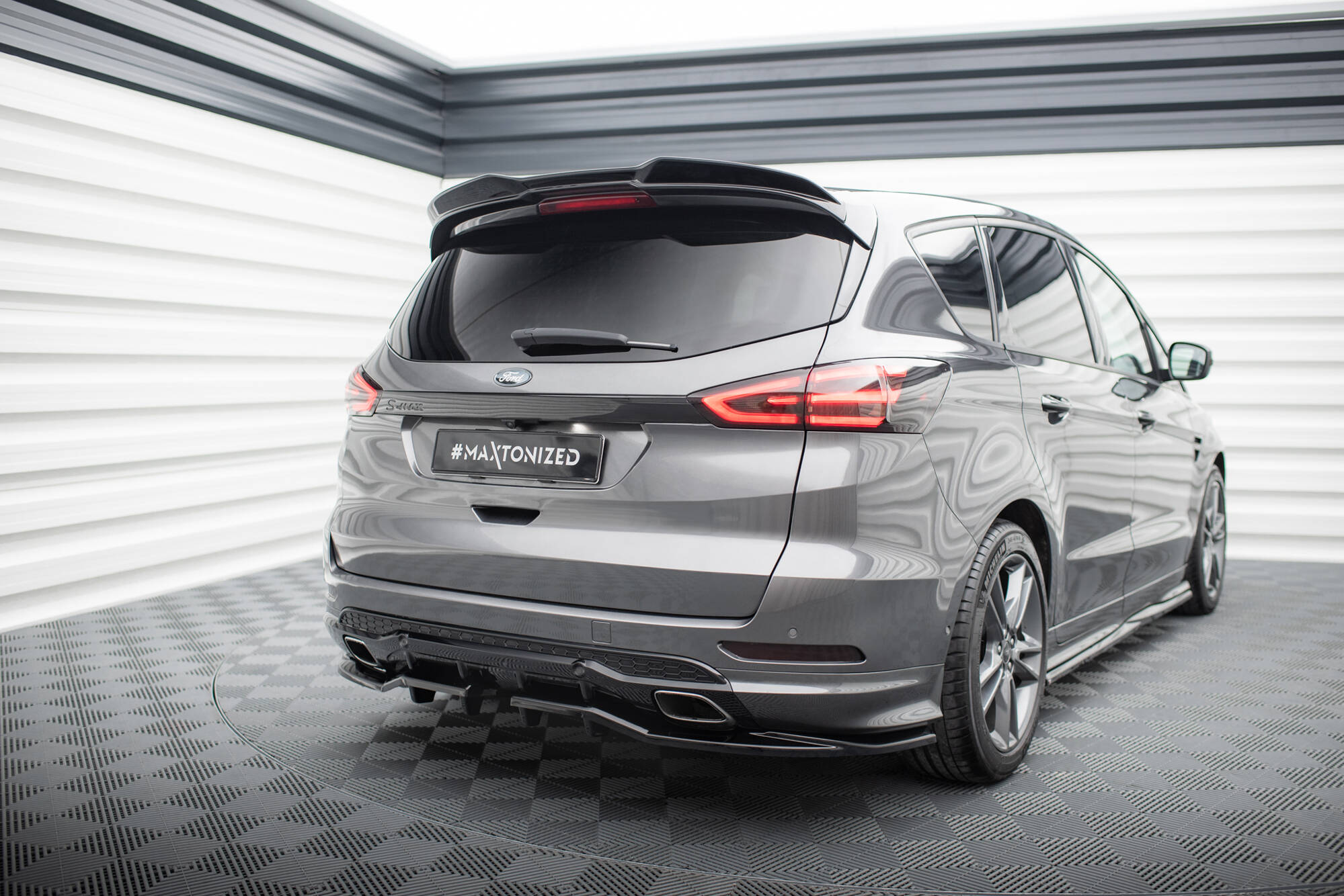 pol_po_Set-of-Splitters-Ford-S-Max-ST-Line-Mk2-21705_10 pol_po_Set-of-Splitters-Ford-S-Max-ST-Line-Mk2-21705_10