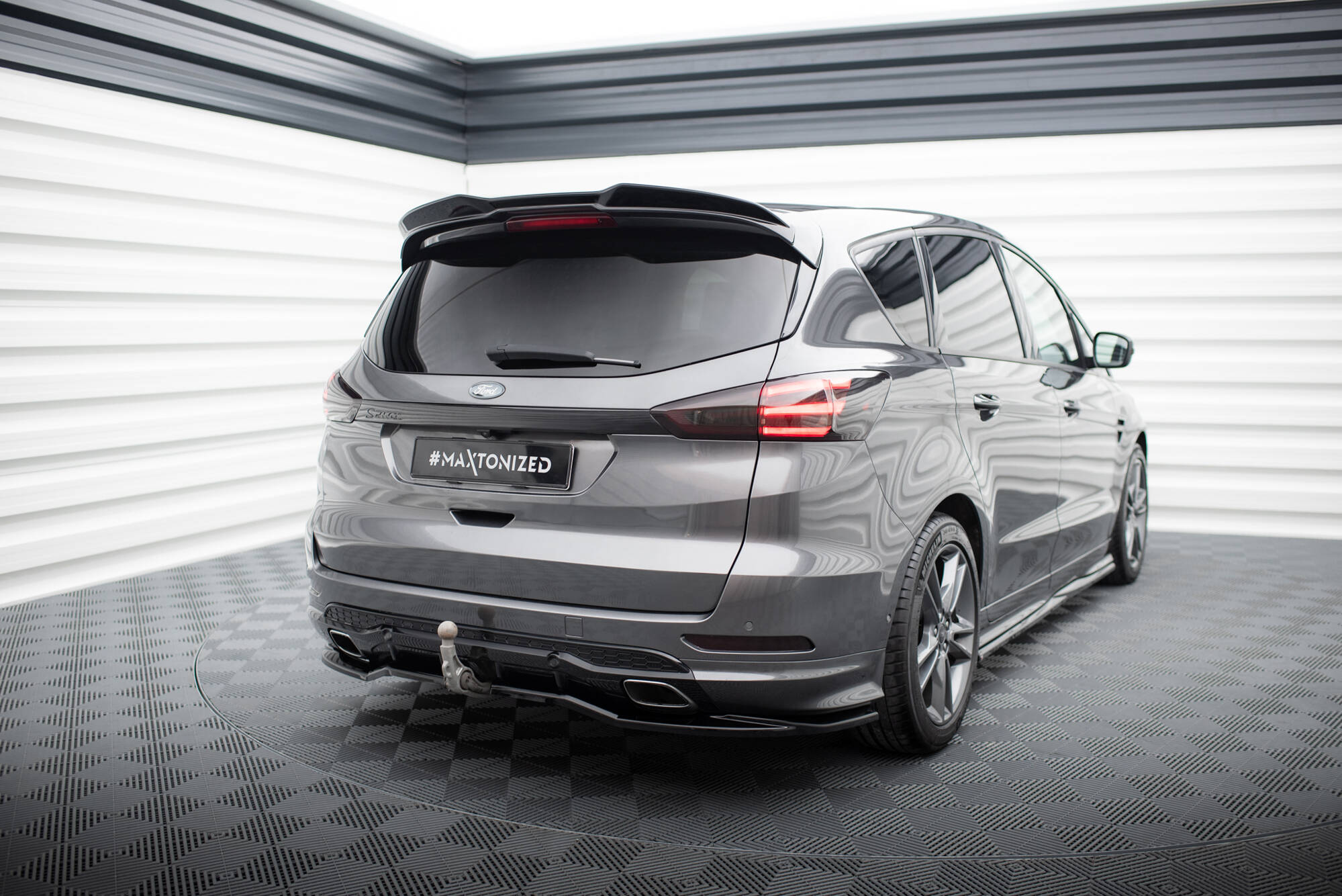 pol_po_Set-of-Splitters-Ford-S-Max-ST-Line-Mk2-21705_6 pol_po_Set-of-Splitters-Ford-S-Max-ST-Line-Mk2-21705_6