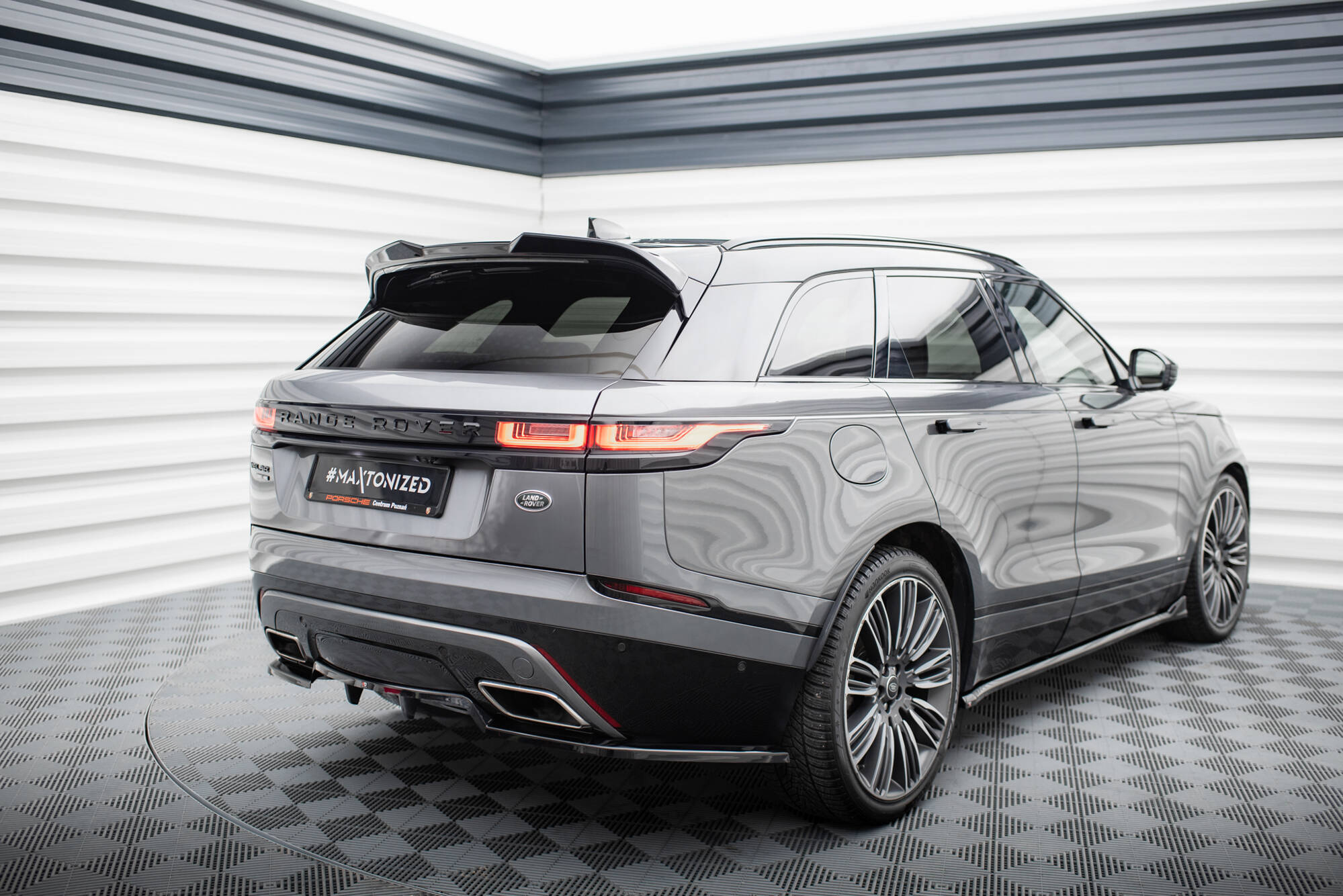 pol_po_Set-of-Splitters-Land-Rover-Range-Rover-Velar-R-Dynamic-Mk1-The-kit-is-compatible-with-the-towbar-21915_10 pol_po_Set-of-Splitters-Land-Rover-Range-Rover-Velar-R-Dynamic-Mk1-The-kit-is-compatible-with-the-towbar-21915_10