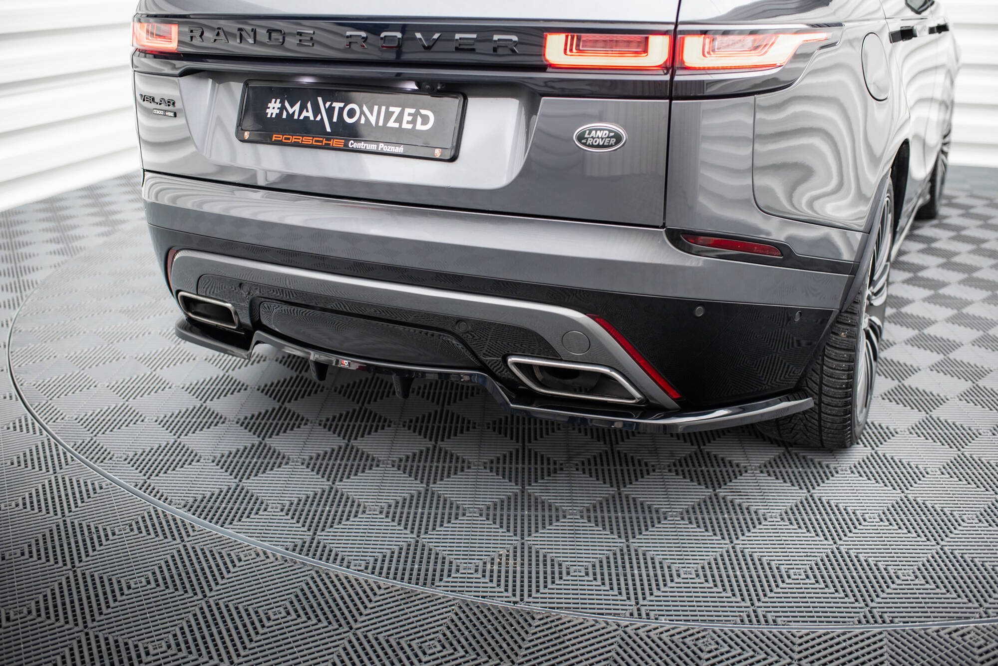 pol_po_Set-of-Splitters-Land-Rover-Range-Rover-Velar-R-Dynamic-Mk1-The-kit-is-compatible-with-the-towbar-21915_11 pol_po_Set-of-Splitters-Land-Rover-Range-Rover-Velar-R-Dynamic-Mk1-The-kit-is-compatible-with-the-towbar-21915_11