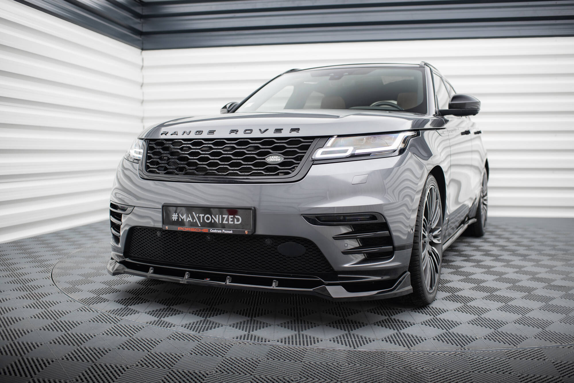 pol_po_Set-of-Splitters-Land-Rover-Range-Rover-Velar-R-Dynamic-Mk1-The-kit-is-compatible-with-the-towbar-21915_4 pol_po_Set-of-Splitters-Land-Rover-Range-Rover-Velar-R-Dynamic-Mk1-The-kit-is-compatible-with-the-towbar-21915_4